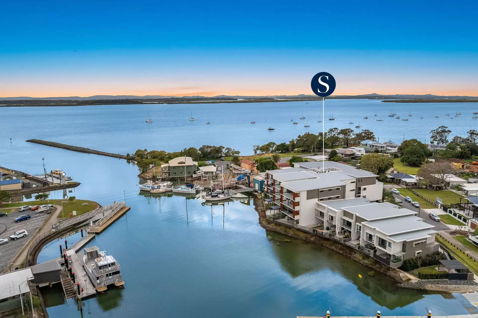 10/6-12 Auster Street, Redland Bay Sold by  - image 1