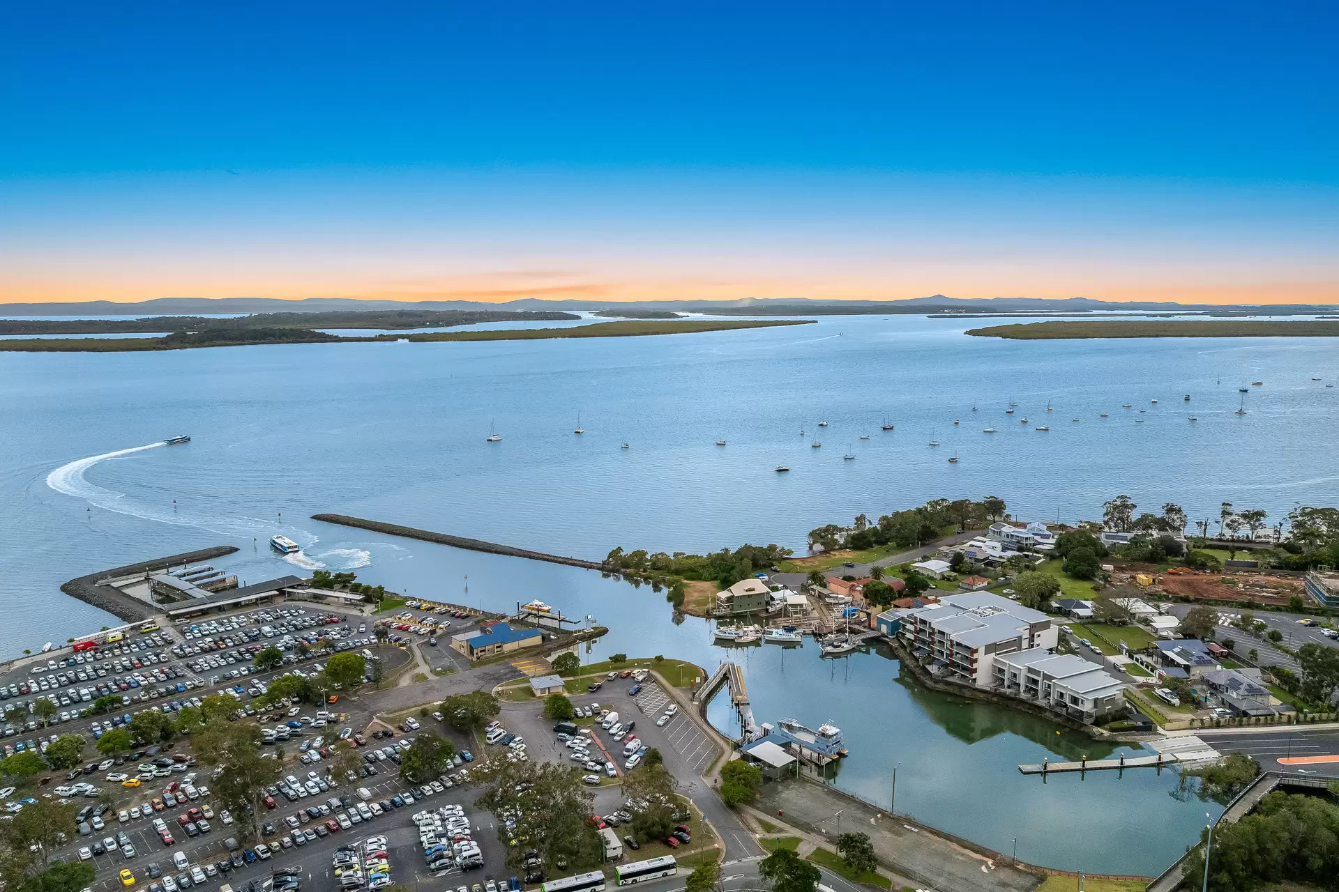10/6-12 Auster Street, Redland Bay Sold by Queensland Sotheby's International Realty - image 1