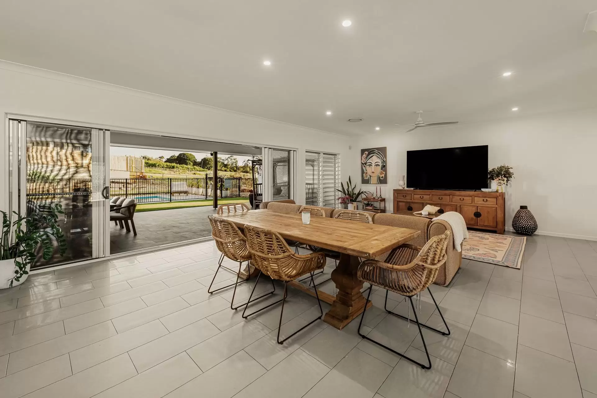 5 Goodtown Street, Rochedale Sold by Queensland Sotheby's International Realty - image 1