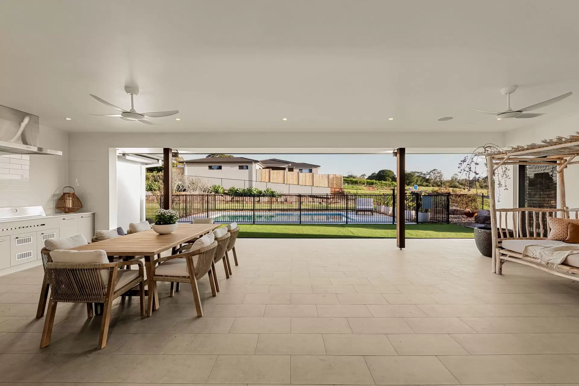 5 Goodtown Street, Rochedale Sold by Queensland Sotheby's International Realty - image 1