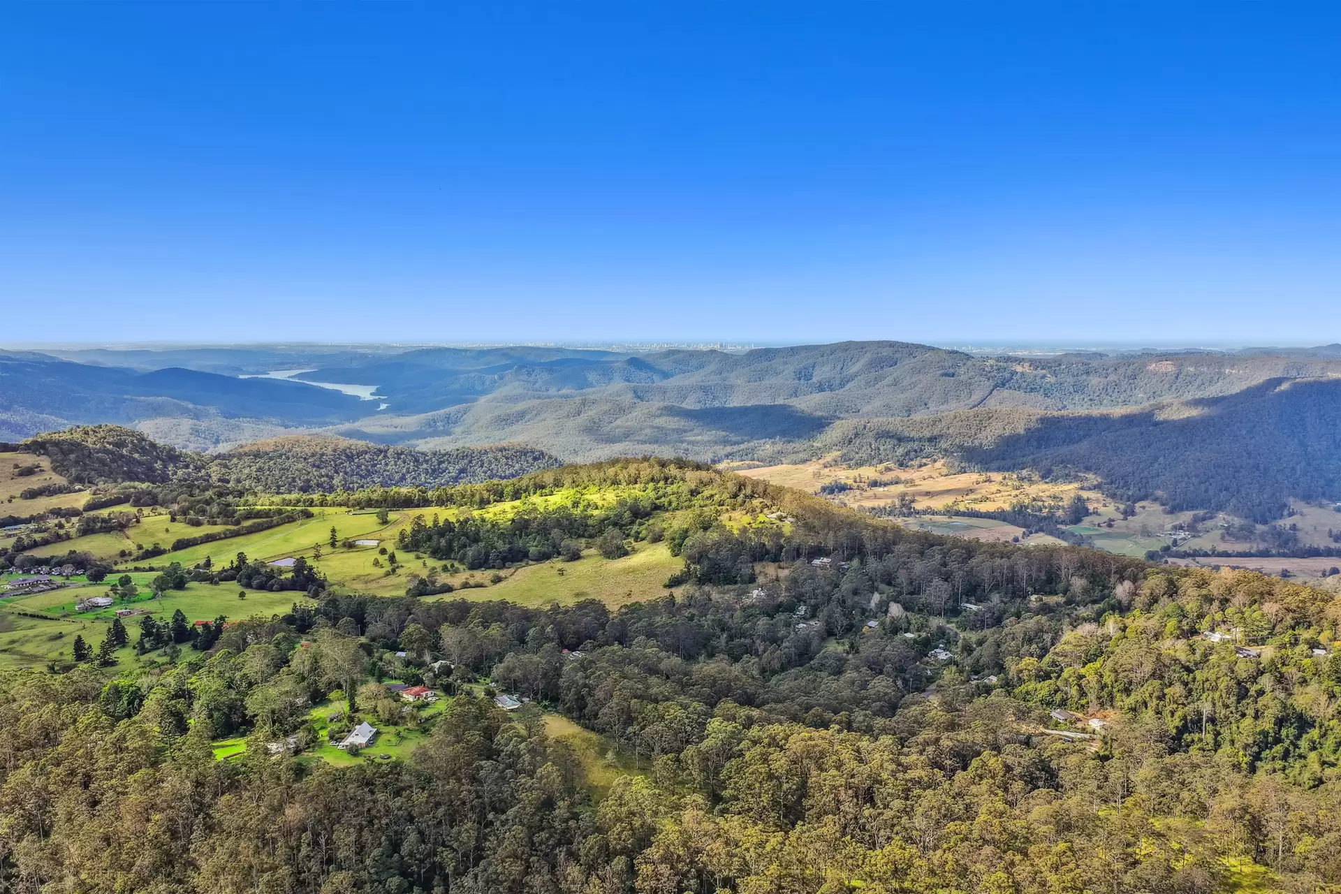 31-35 Akoonah Drive, Beechmont Sold by Queensland Sotheby's International Realty - image 1