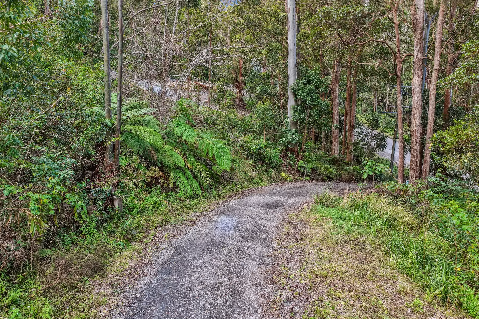 31-35 Akoonah Drive, Beechmont Sold by  - image 1