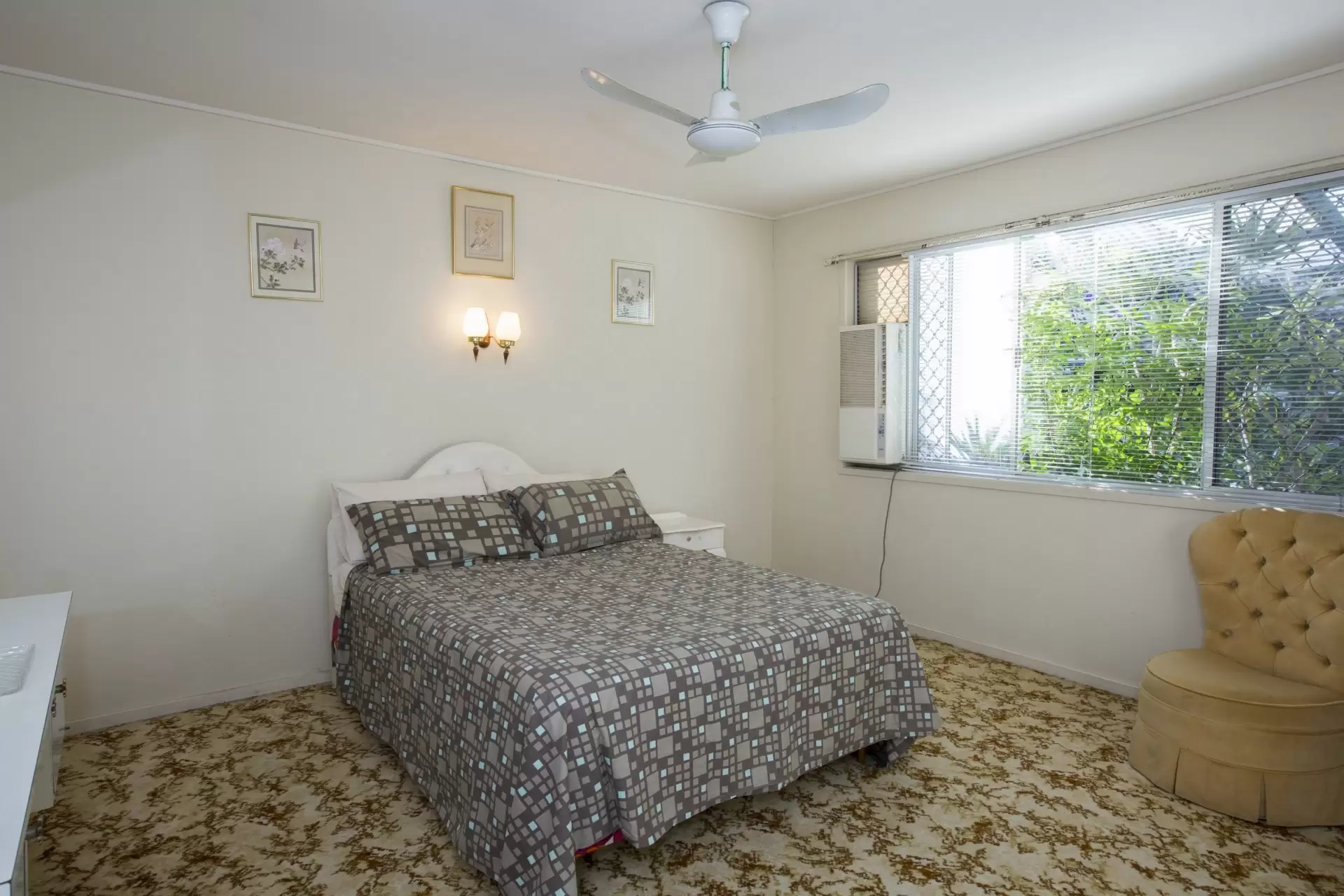 49 St Andrews Avenue, Isle Of Capri Sold by  - image 1