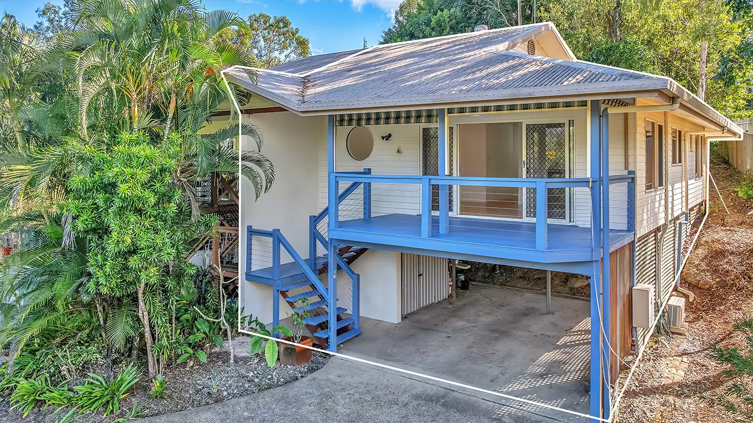 1/11 MacArthur Drive, Cannonvale Sold by Queensland Sotheby's International Realty - image 1