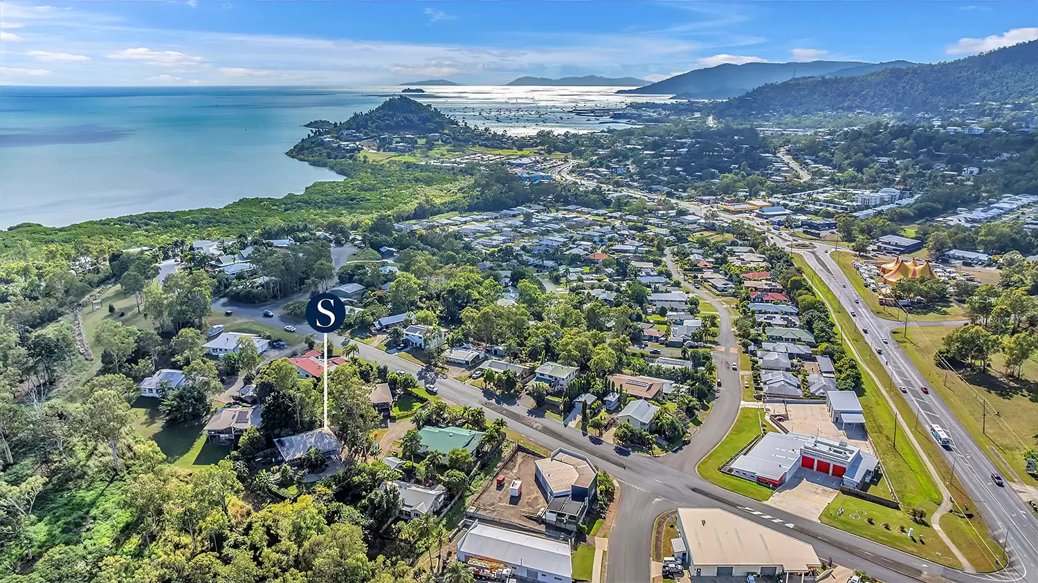 1/11 MacArthur Drive, Cannonvale Sold by Queensland Sotheby's International Realty - image 1