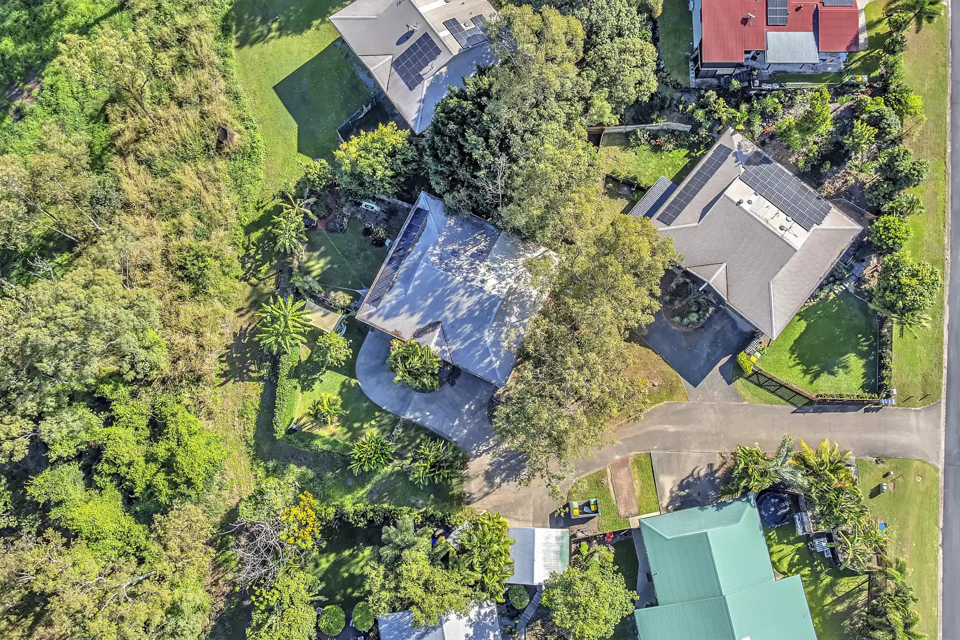 1/11 MacArthur Drive, Cannonvale Sold by Queensland Sotheby's International Realty - image 1