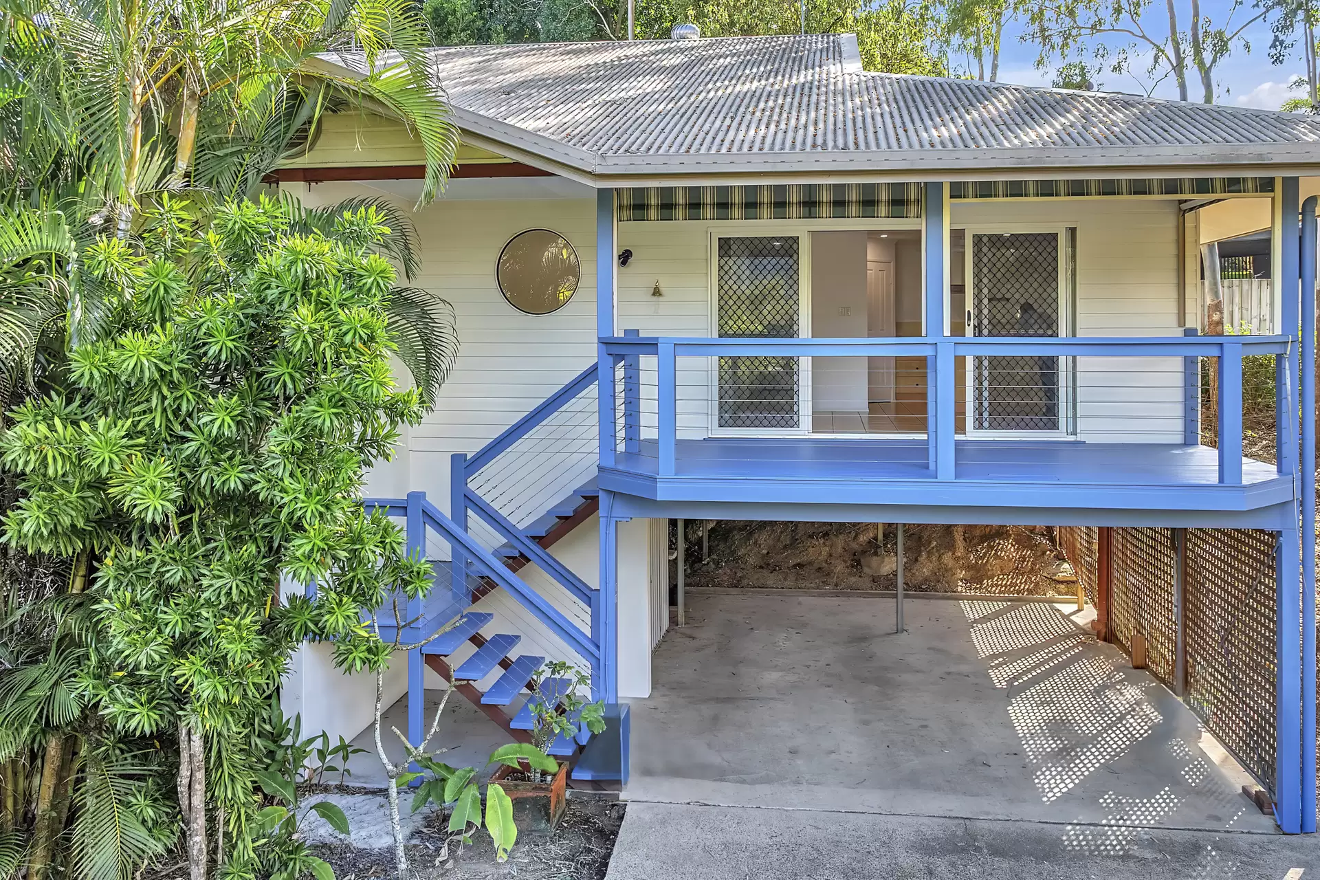 1/11 MacArthur Drive, Cannonvale Sold by Queensland Sotheby's International Realty - image 1