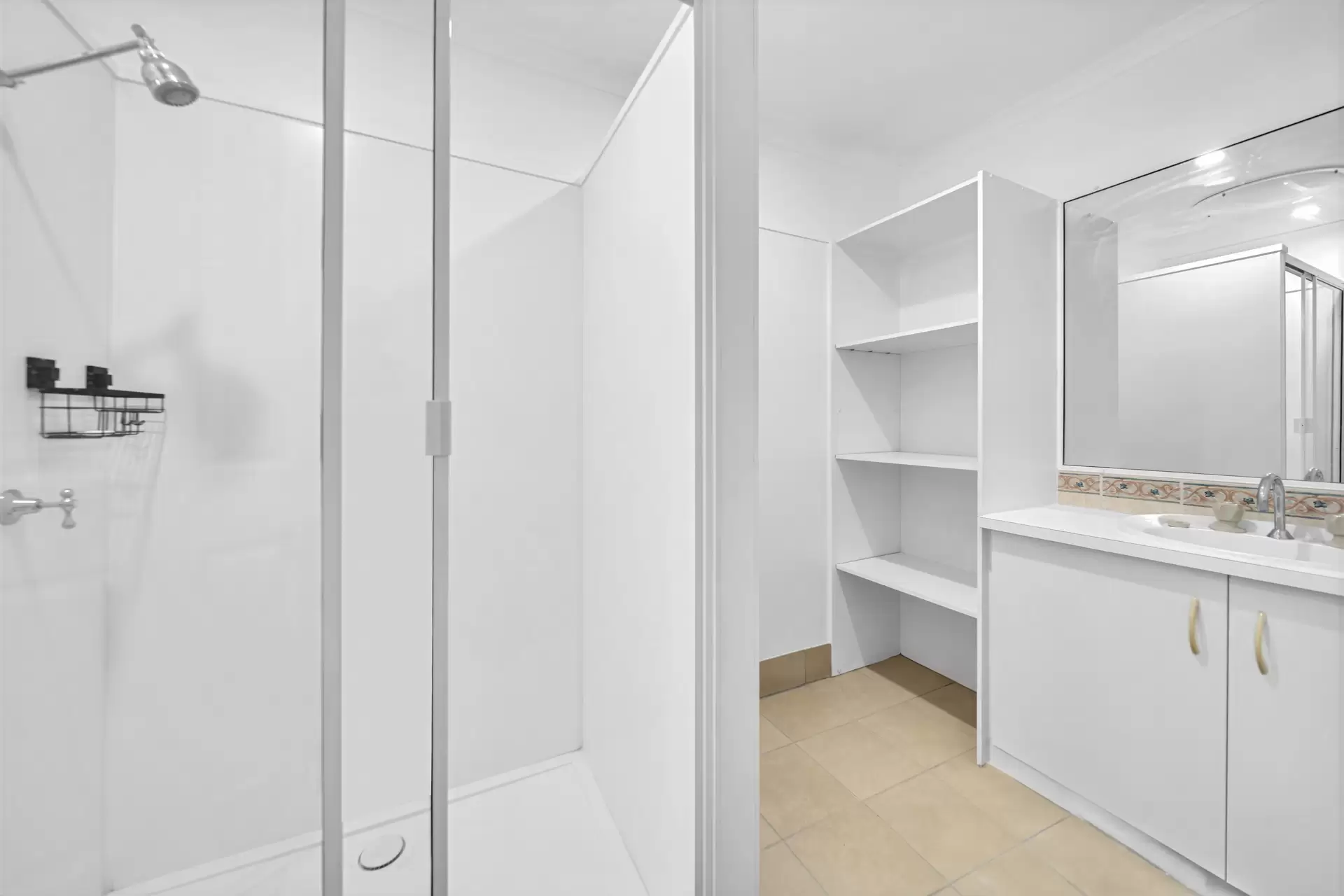 1/11 MacArthur Drive, Cannonvale Sold by Queensland Sotheby's International Realty - image 1