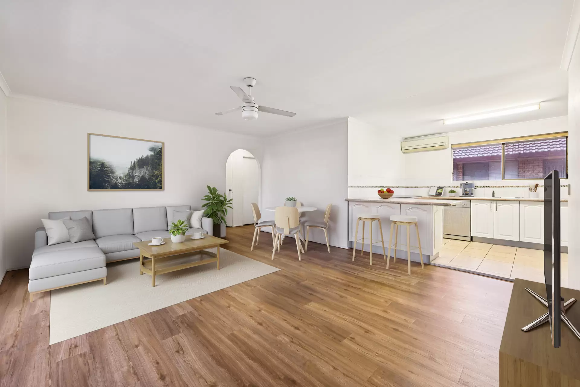 4/211 Scarborough Street, Southport Sold by  - image 1