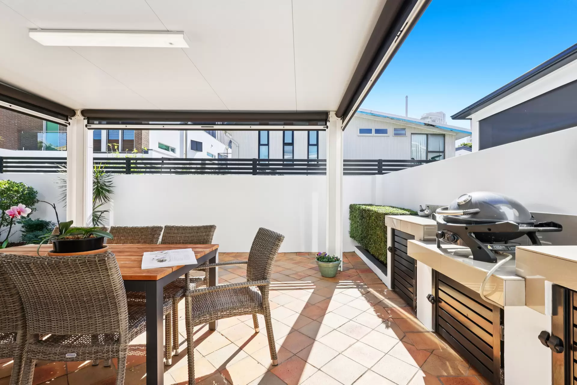 1/51 Woodroffe Avenue, Main Beach Sold by Queensland Sotheby's International Realty - image 1