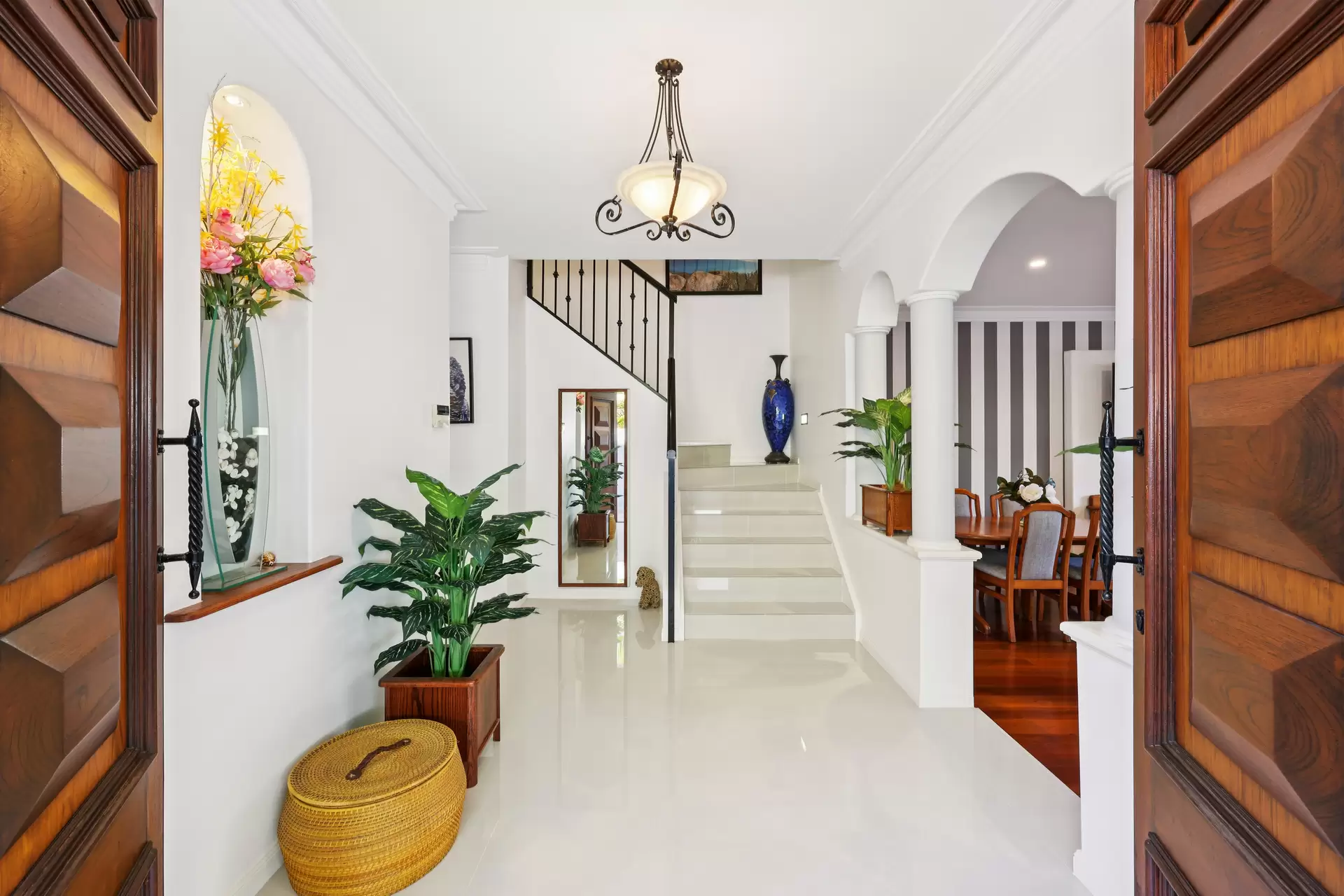 1/51 Woodroffe Avenue, Main Beach Sold by Queensland Sotheby's International Realty - image 1