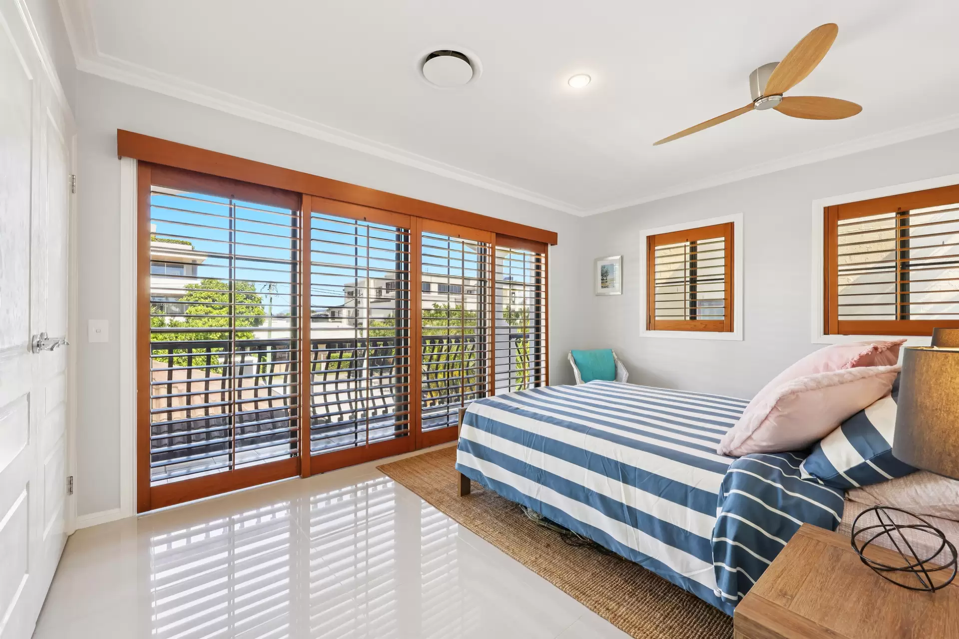 1/51 Woodroffe Avenue, Main Beach Sold by Queensland Sotheby's International Realty - image 1