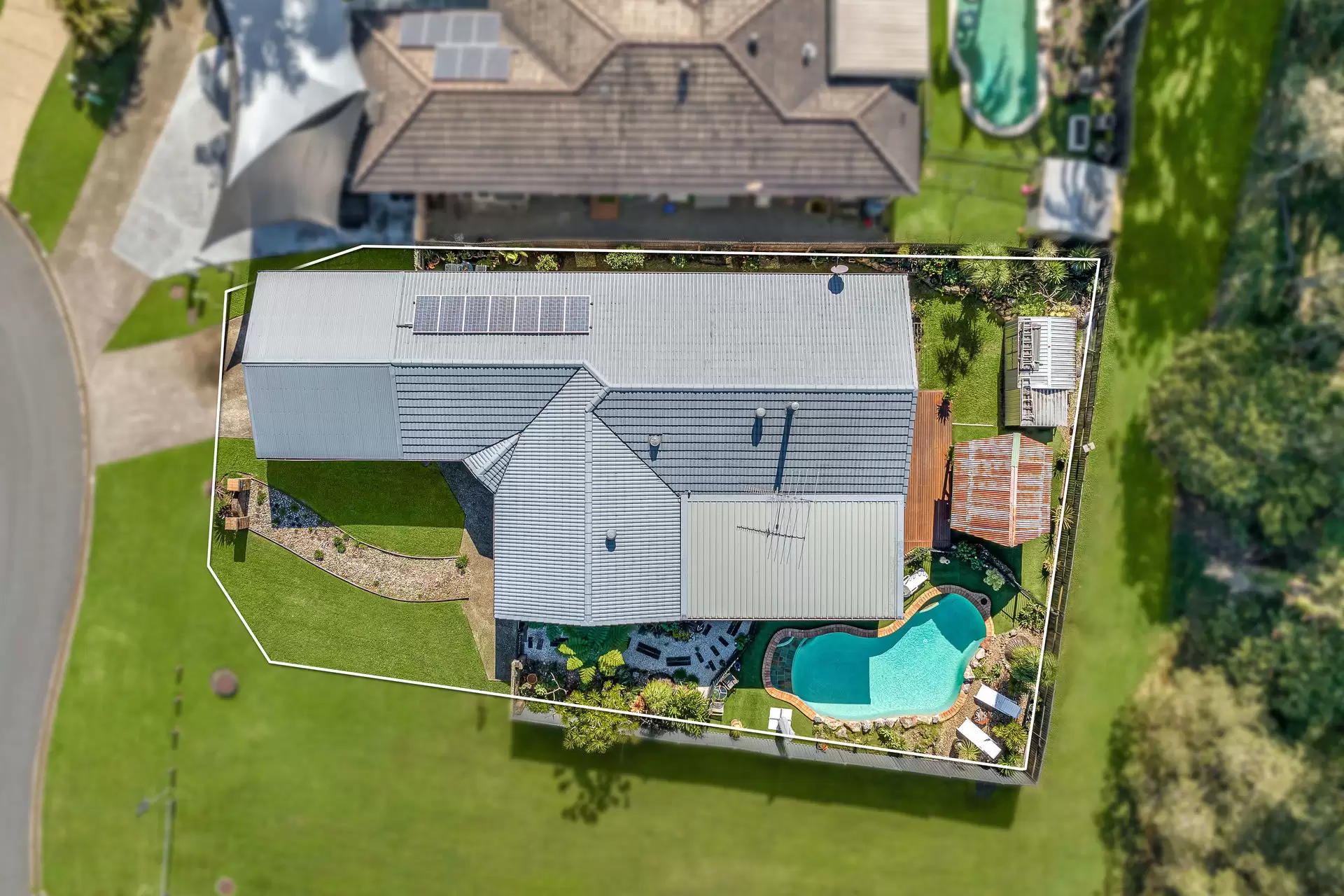 6 Grosvenor Court, Wellington Point Sold by Queensland Sotheby's International Realty - image 1