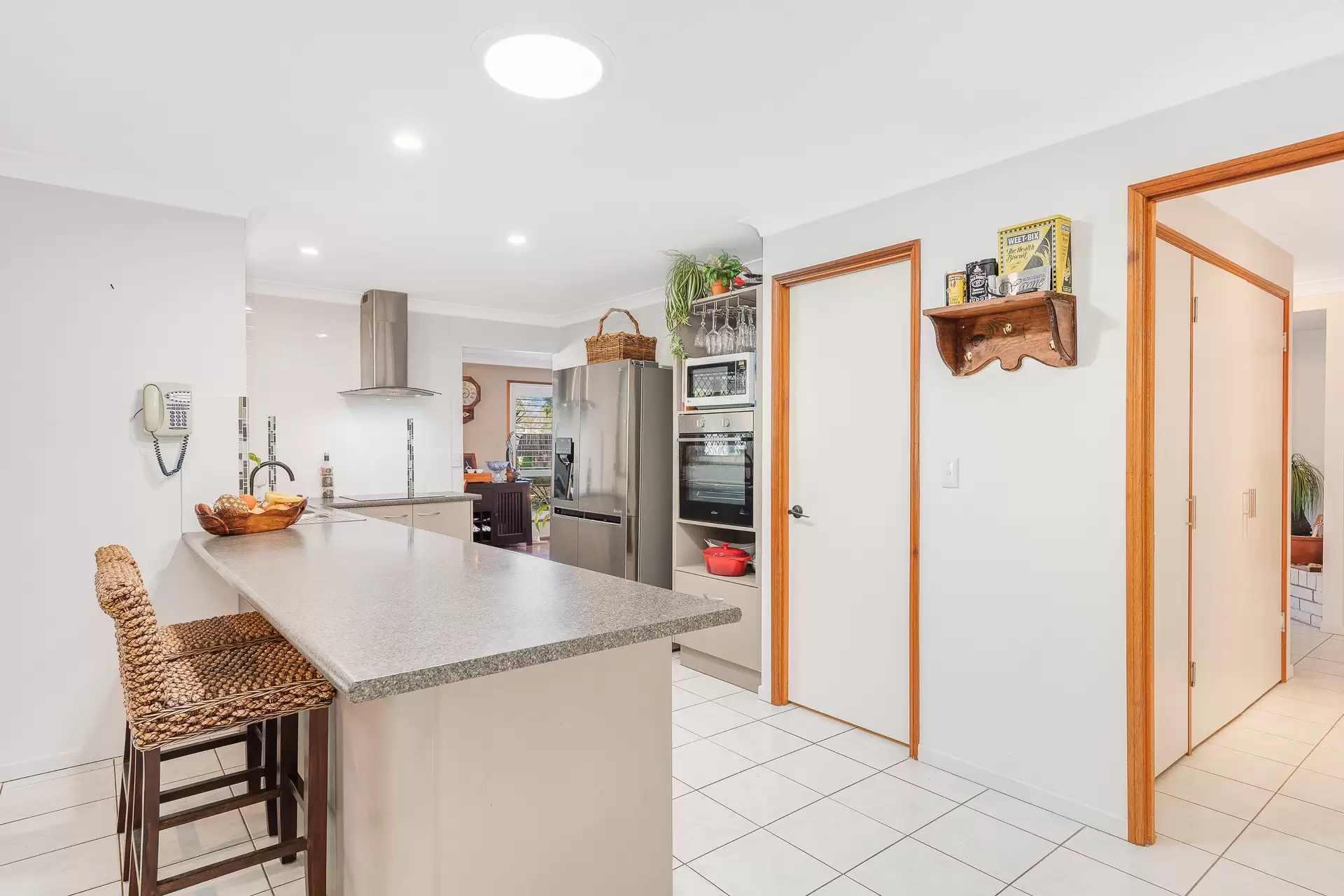 6 Grosvenor Court, Wellington Point Sold by Queensland Sotheby's International Realty - image 1