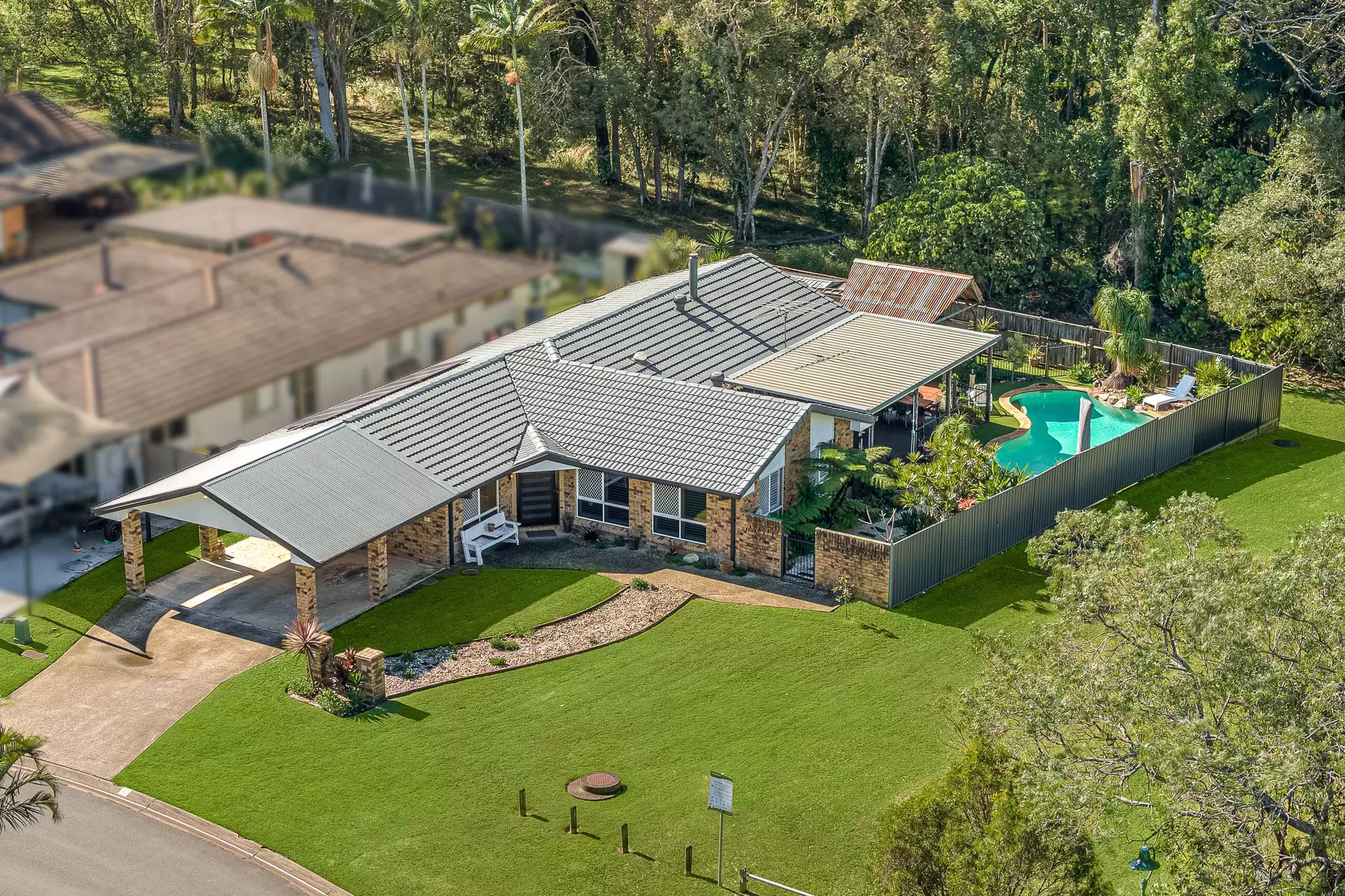 6 Grosvenor Court, Wellington Point Sold by Queensland Sotheby's International Realty - image 1