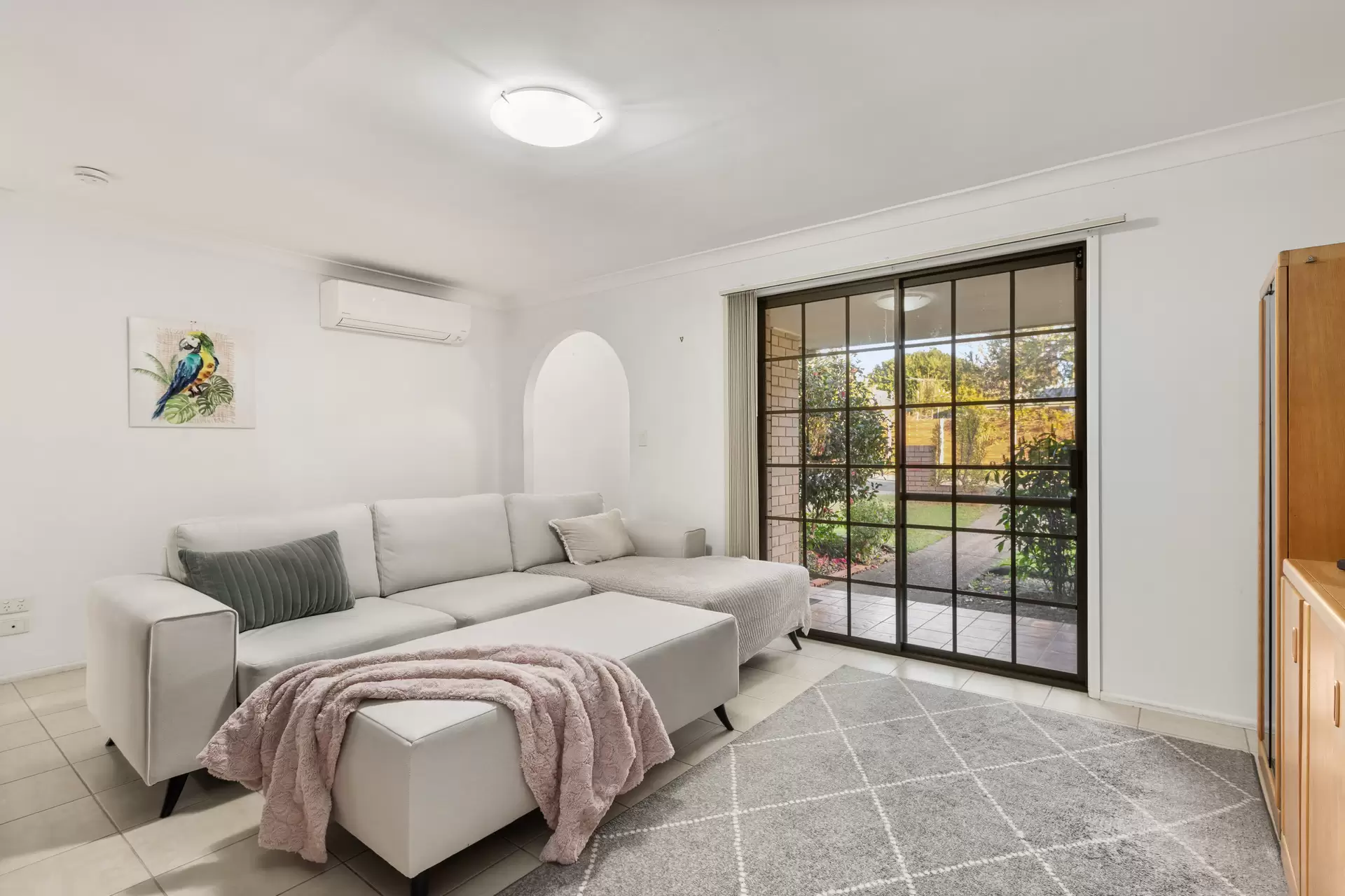 4 Angela Crescent, Cleveland Sold by Queensland Sotheby's International Realty - image 1