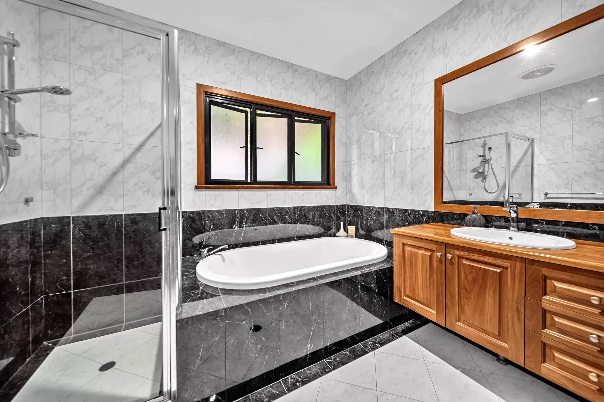 6 Stewart Drive, Cannonvale Sold by Queensland Sotheby's International Realty - image 1