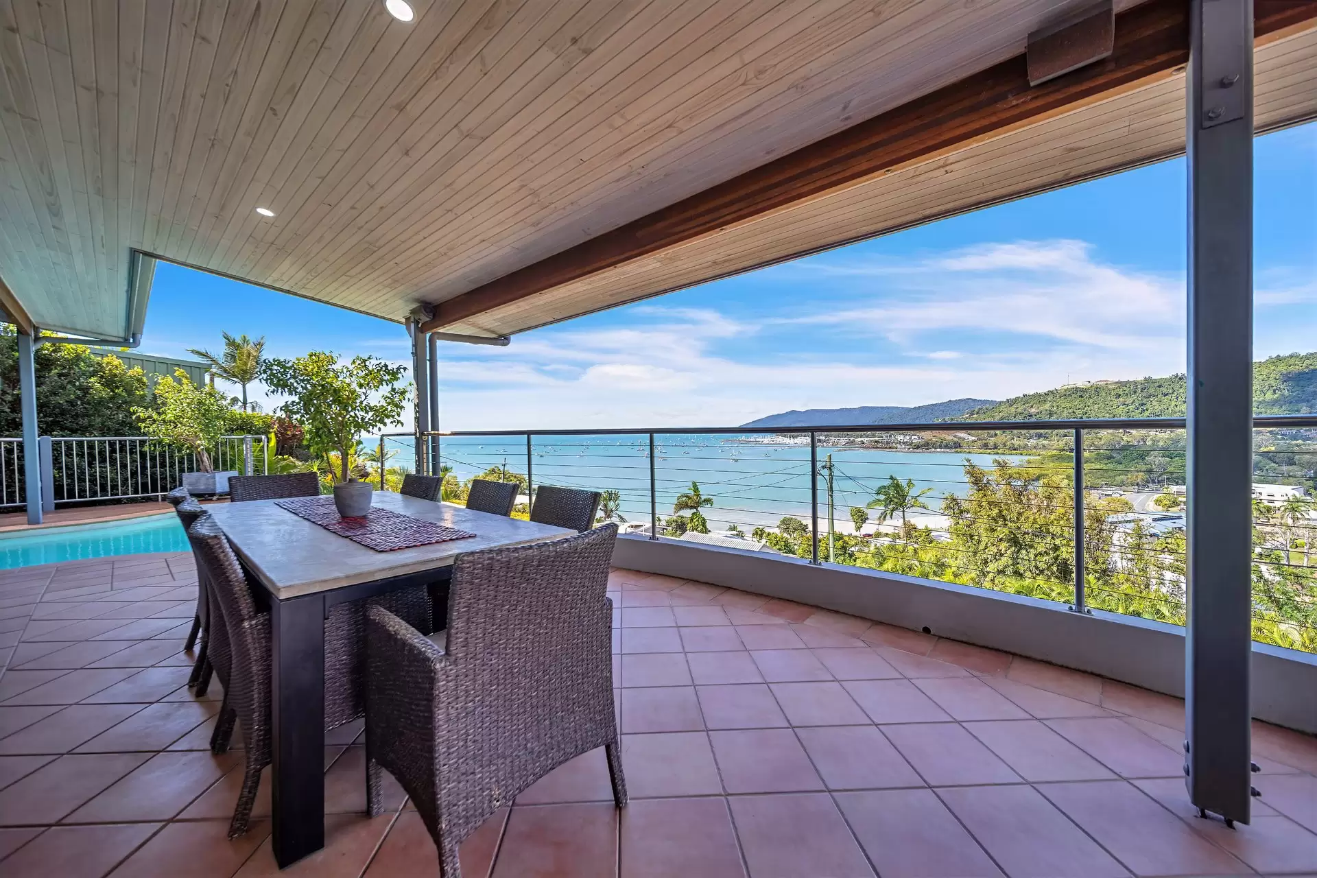 6 Stewart Drive, Cannonvale Sold by Queensland Sotheby's International Realty - image 1