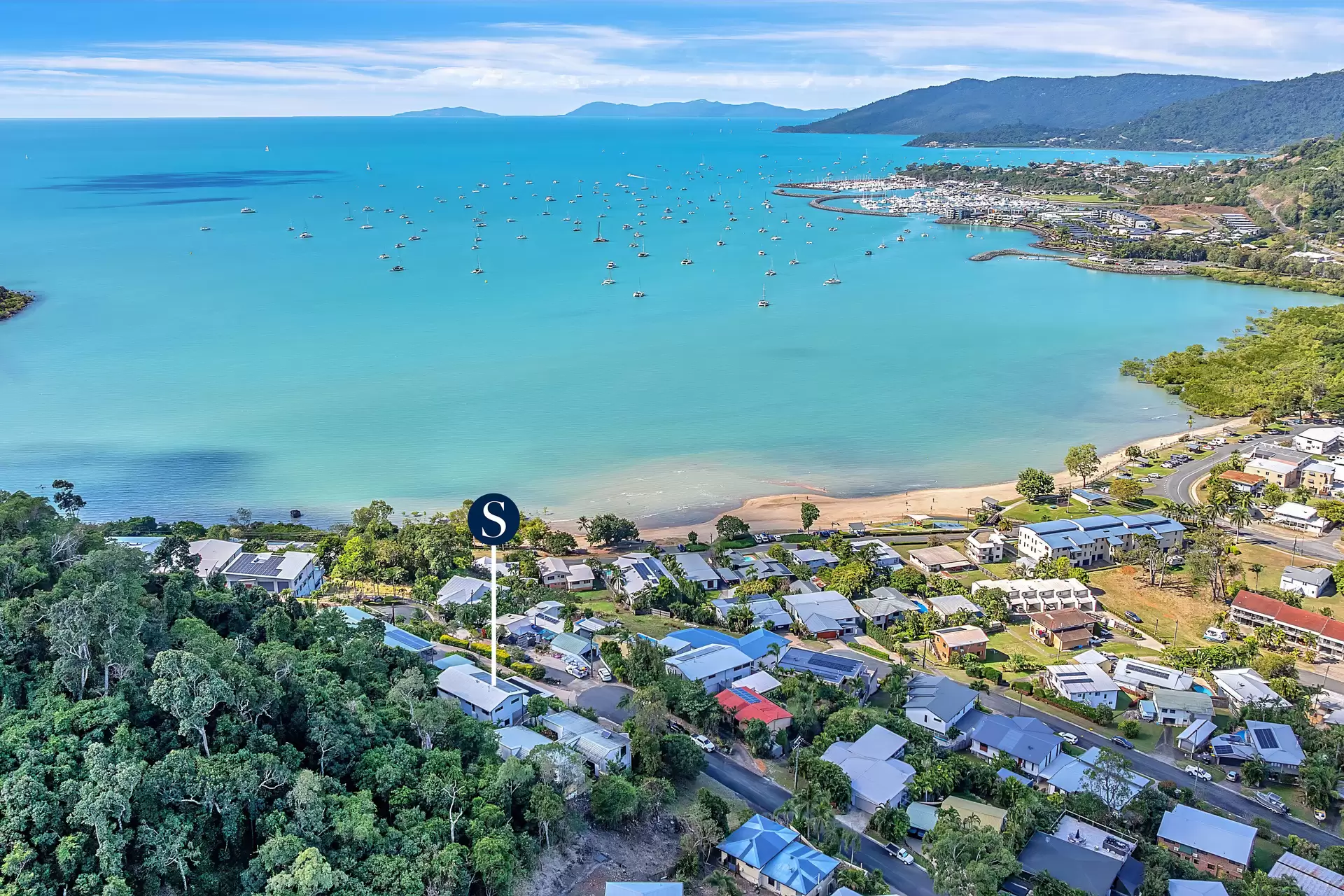 6 Stewart Drive, Cannonvale Sold by Queensland Sotheby's International Realty - image 1