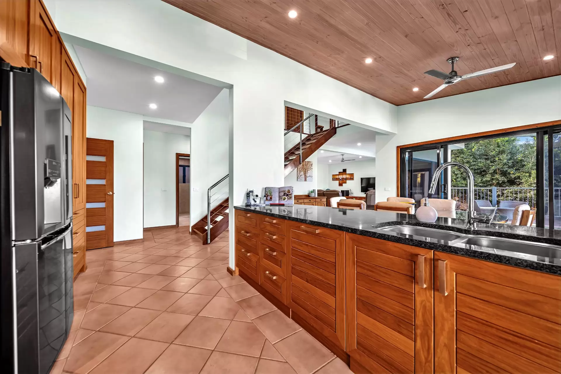 6 Stewart Drive, Cannonvale Sold by Queensland Sotheby's International Realty - image 1