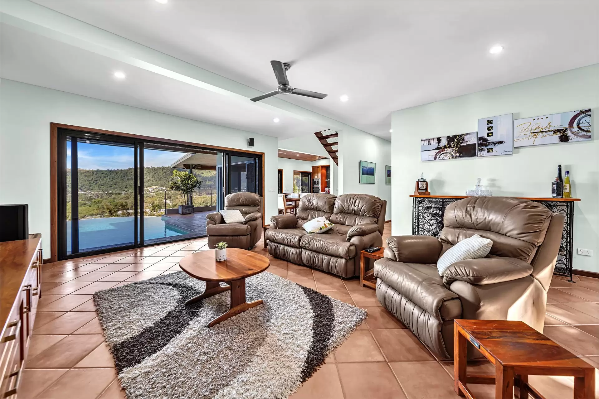6 Stewart Drive, Cannonvale Sold by Queensland Sotheby's International Realty - image 1