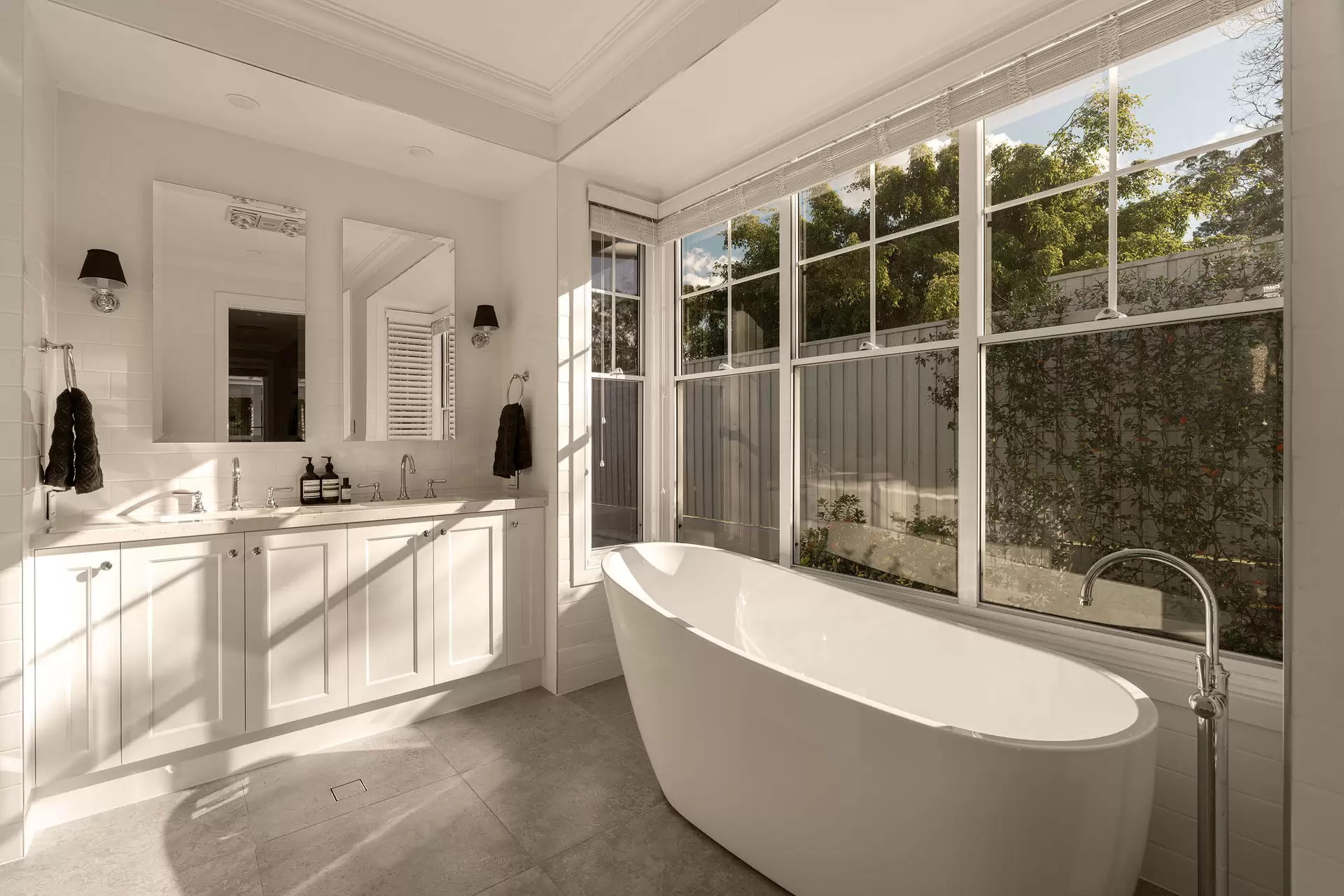 560 Grassdale Road, Gumdale Sold by Queensland Sotheby's International Realty - image 1