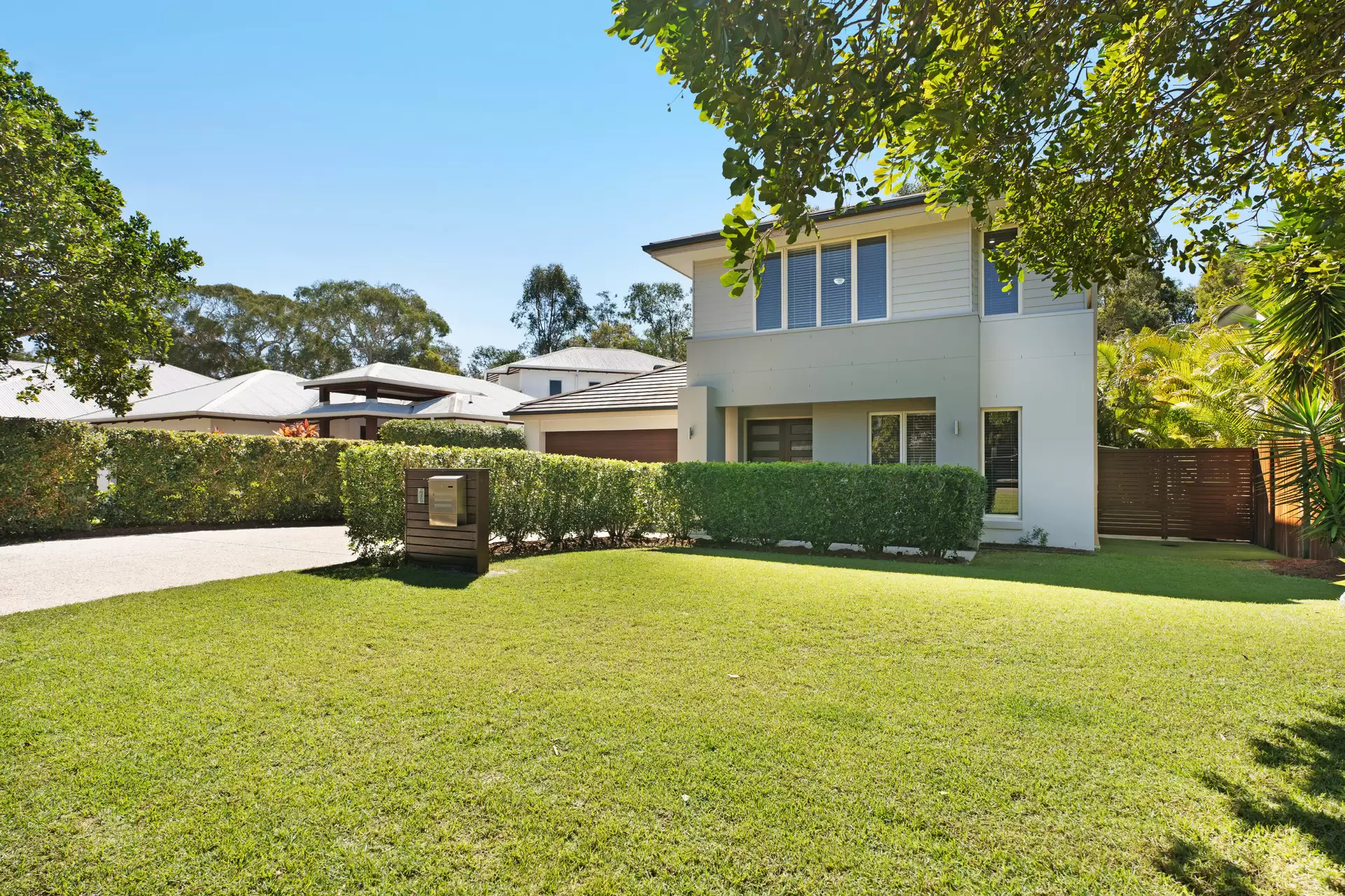 7 Bunker Court, Peregian Springs Sold by Queensland Sotheby's International Realty - image 1