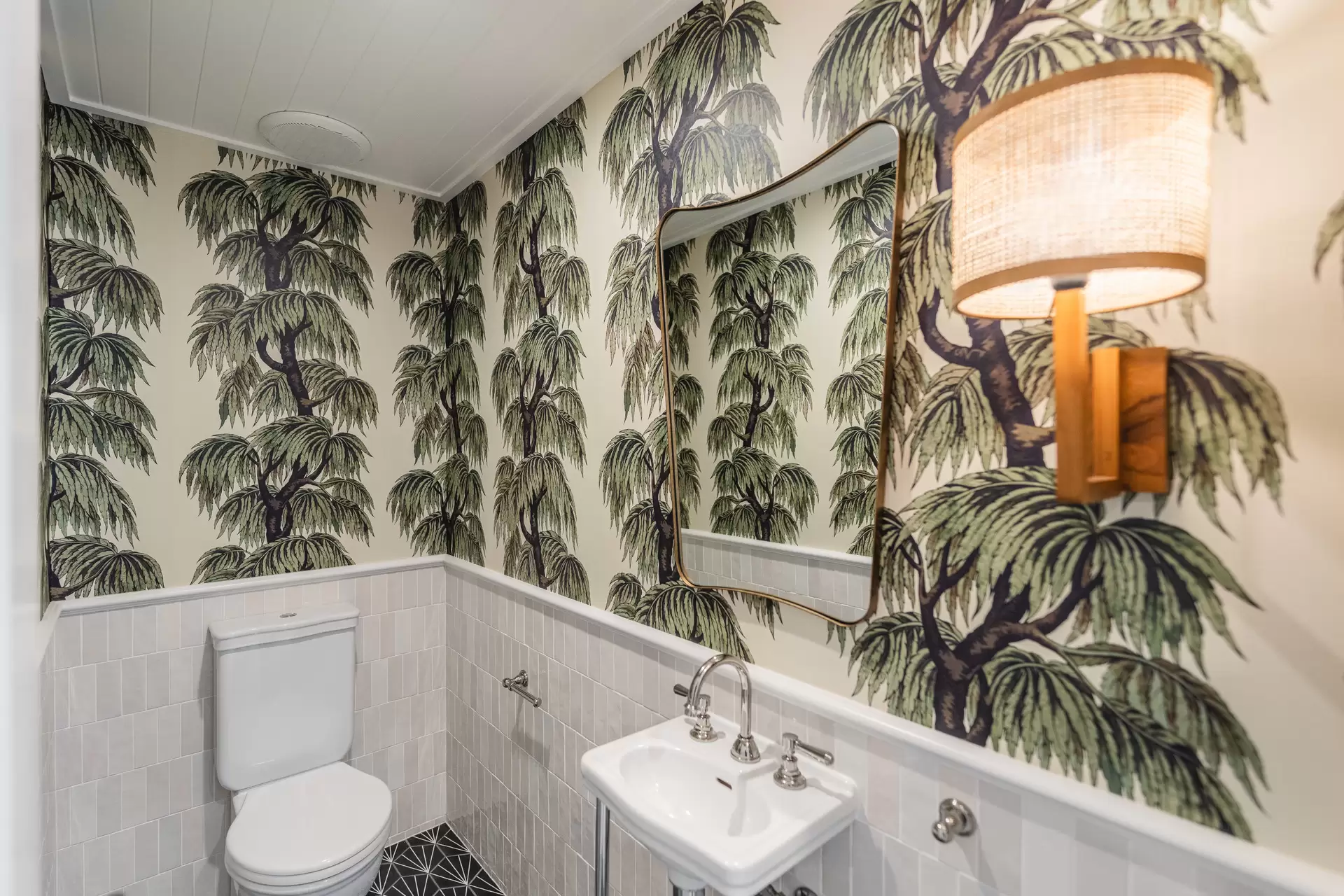 15 Wharf Street, Port Douglas For Sale by Queensland Sotheby's International Realty - image 1