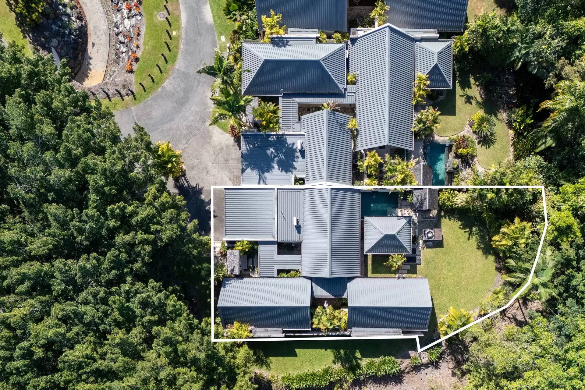 1 Bale Drive, Port Douglas For Sale by Queensland Sotheby's International Realty - image 1