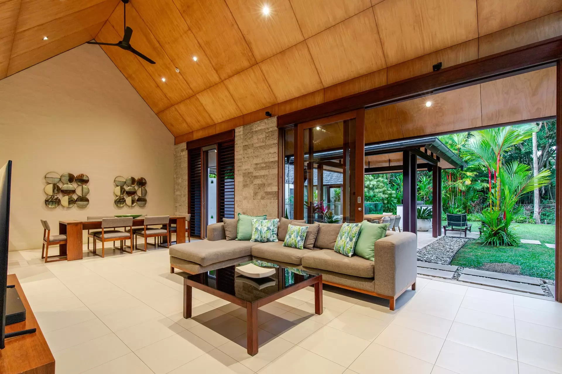 1 Bale Drive, Port Douglas For Sale by Queensland Sotheby's International Realty - image 1