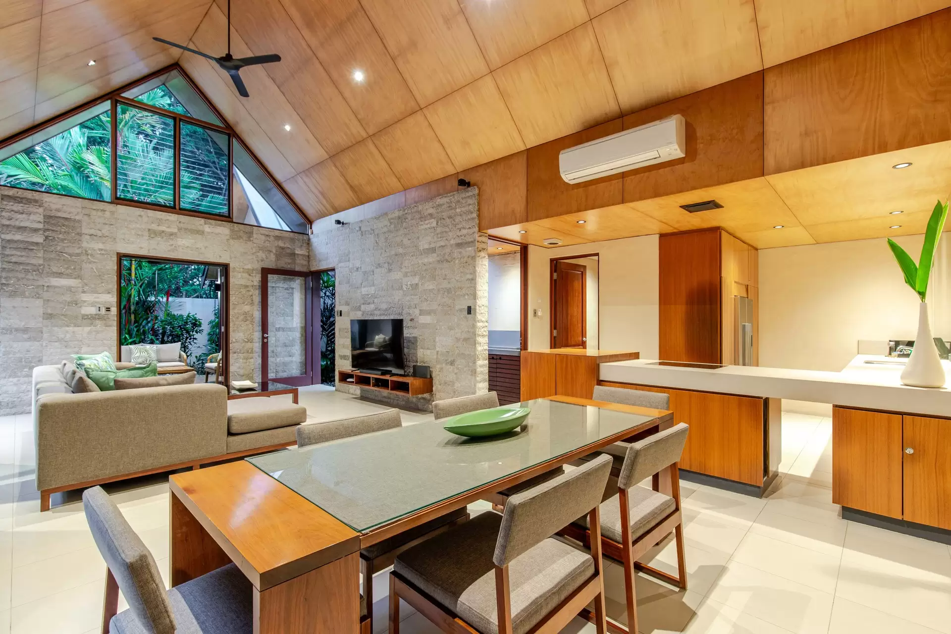 1 Bale Drive, Port Douglas For Sale by Queensland Sotheby's International Realty - image 1