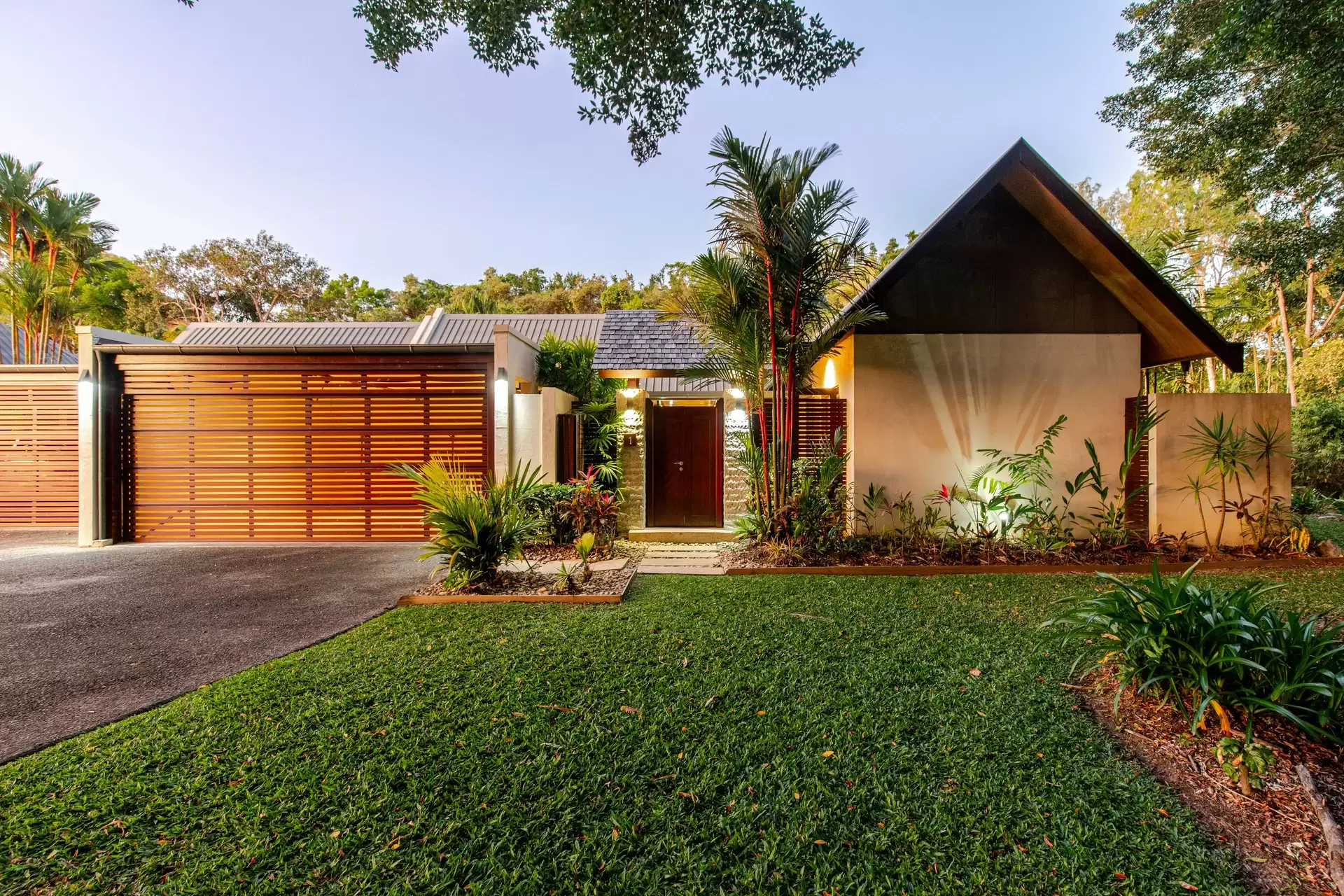 1 Bale Drive, Port Douglas For Sale by Queensland Sotheby's International Realty - image 1