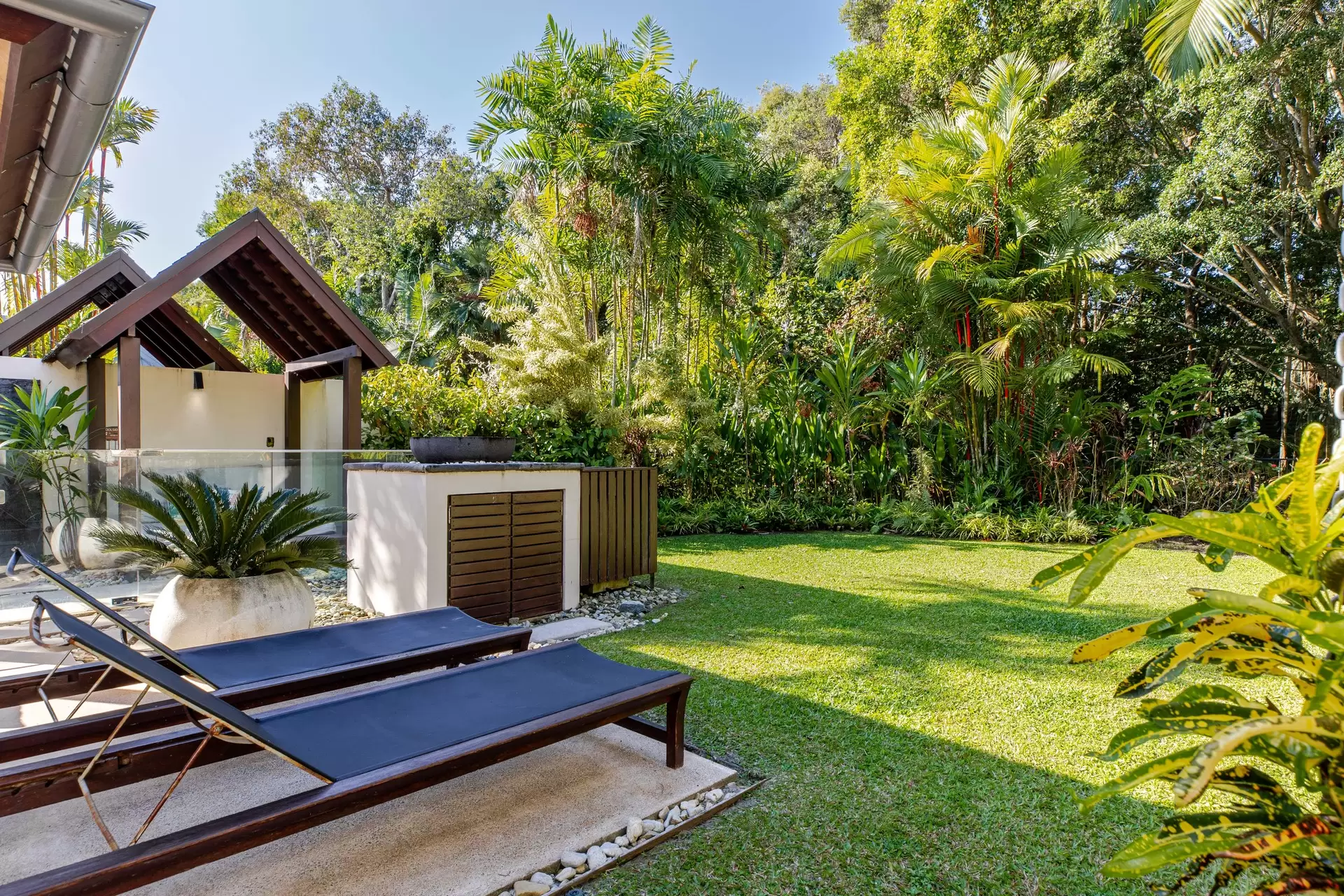 1 Bale Drive, Port Douglas For Sale by Queensland Sotheby's International Realty - image 1