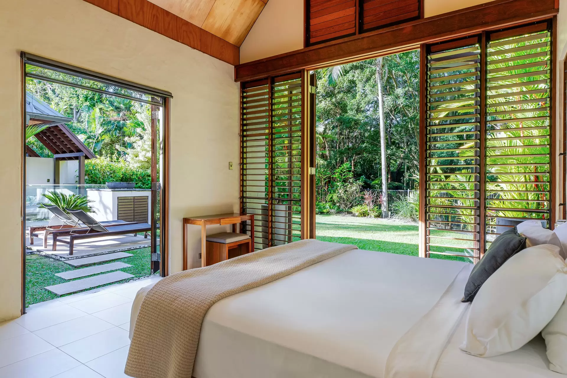 1 Bale Drive, Port Douglas For Sale by Queensland Sotheby's International Realty - image 1