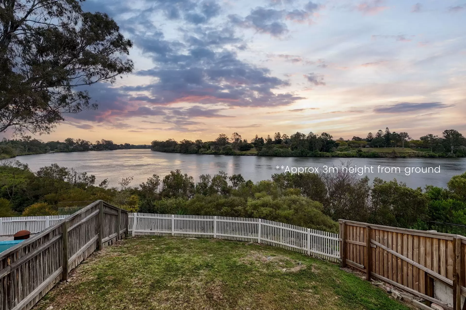 2/52 Paragon Street, Yeronga Sold by  - image 1