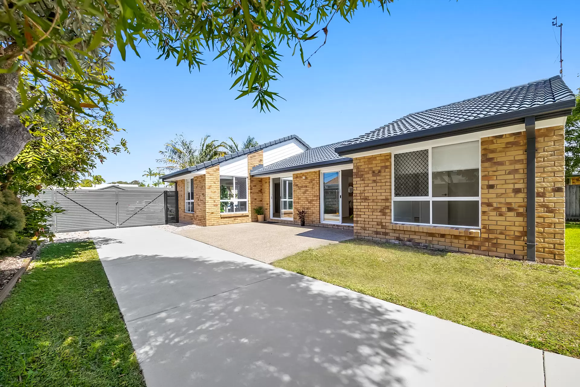 146 Mudjimba Beach Road, Mudjimba Sold by Queensland Sotheby's International Realty - image 1