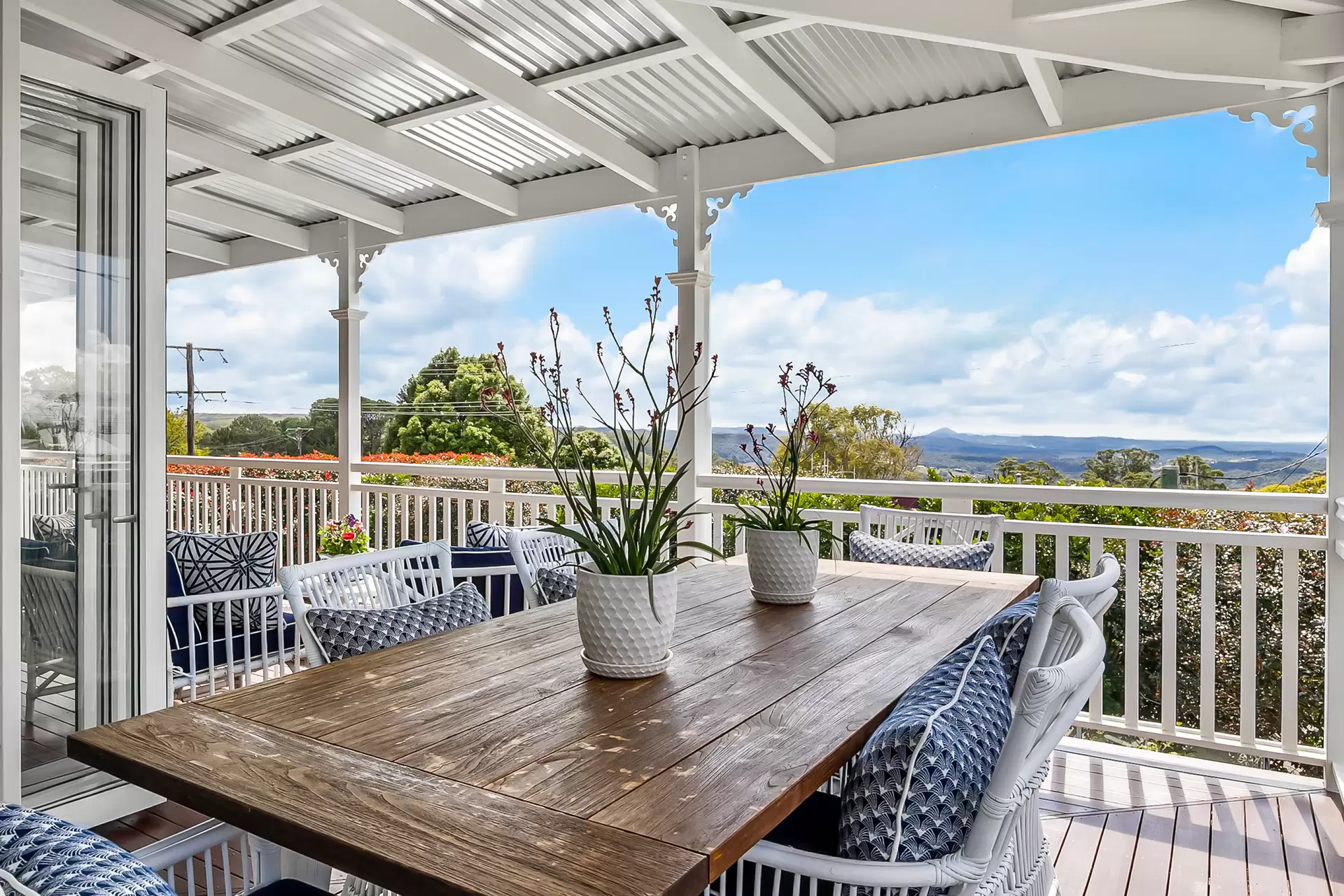 15 Kingsview Drive, Flaxton Sold by Queensland Sotheby's International Realty - image 1