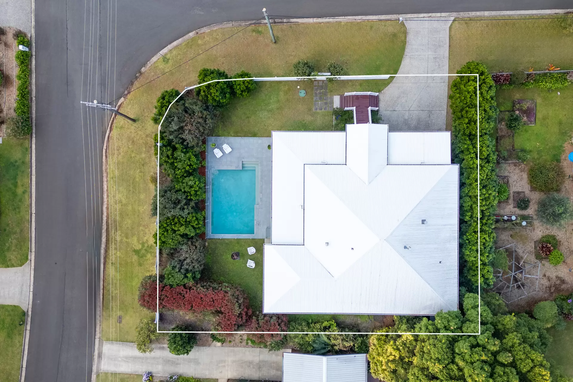 15 Kingsview Drive, Flaxton Sold by Queensland Sotheby's International Realty - image 1