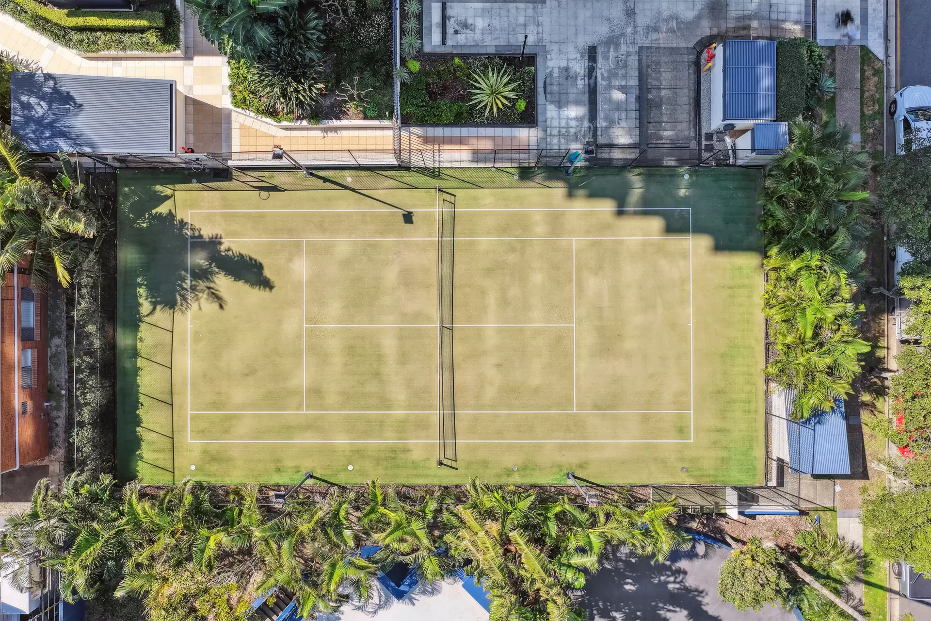 20/11 Peak Avenue, Main Beach Sold by Queensland Sotheby's International Realty - image 1