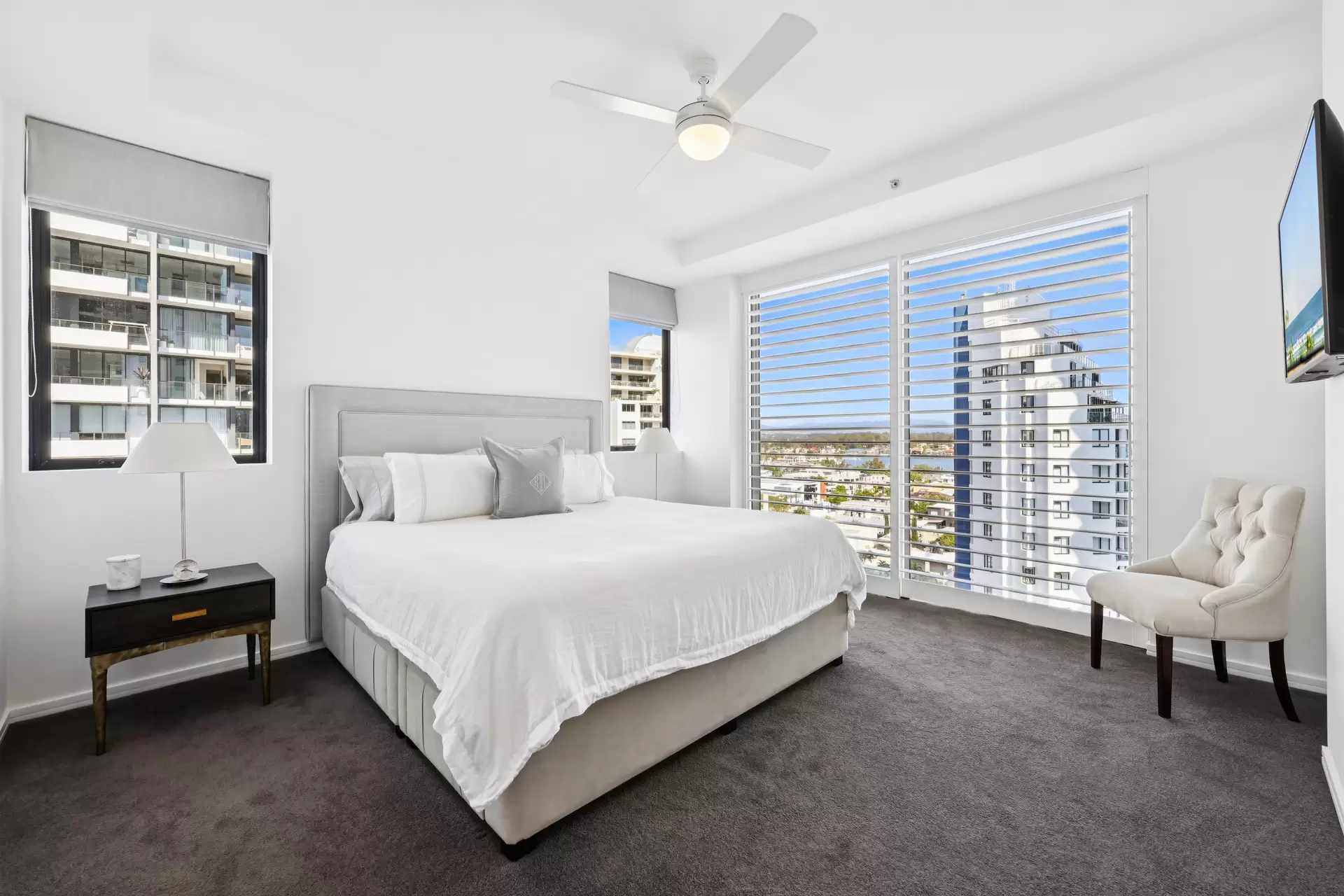 20/11 Peak Avenue, Main Beach Sold by Queensland Sotheby's International Realty - image 1