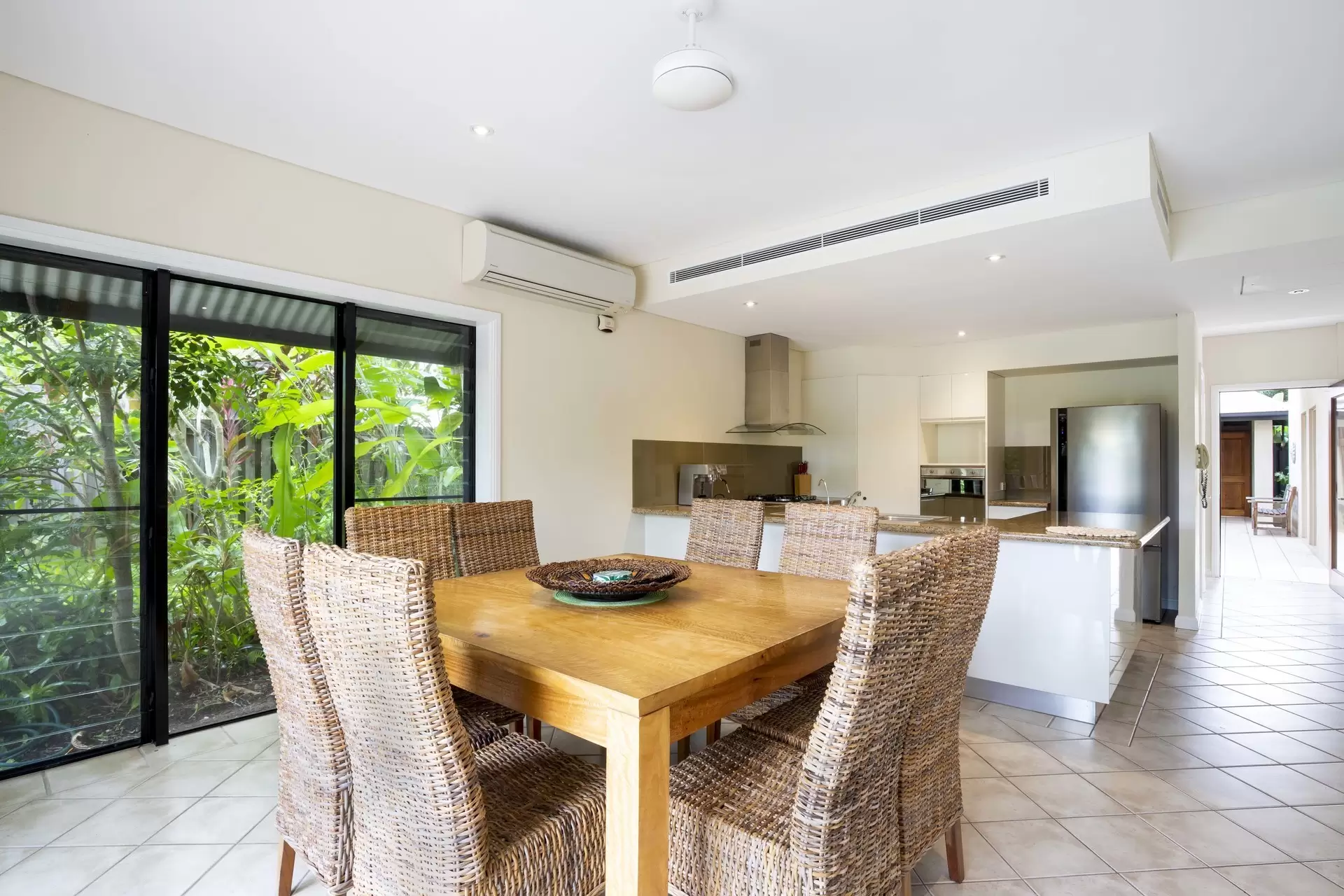 7/11-17 St Crispins Avenue, Port Douglas Sold by  - image 1