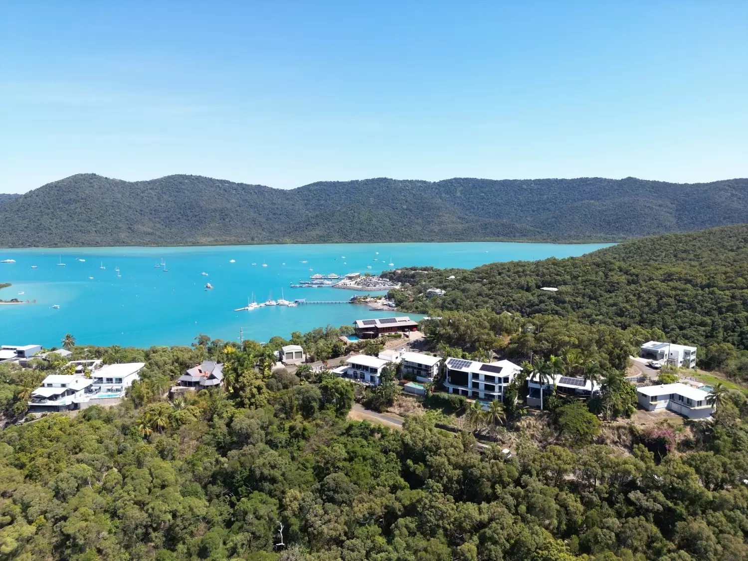 4 Neerim Crescent, Shute Harbour Sold by Queensland Sotheby's International Realty - image 1