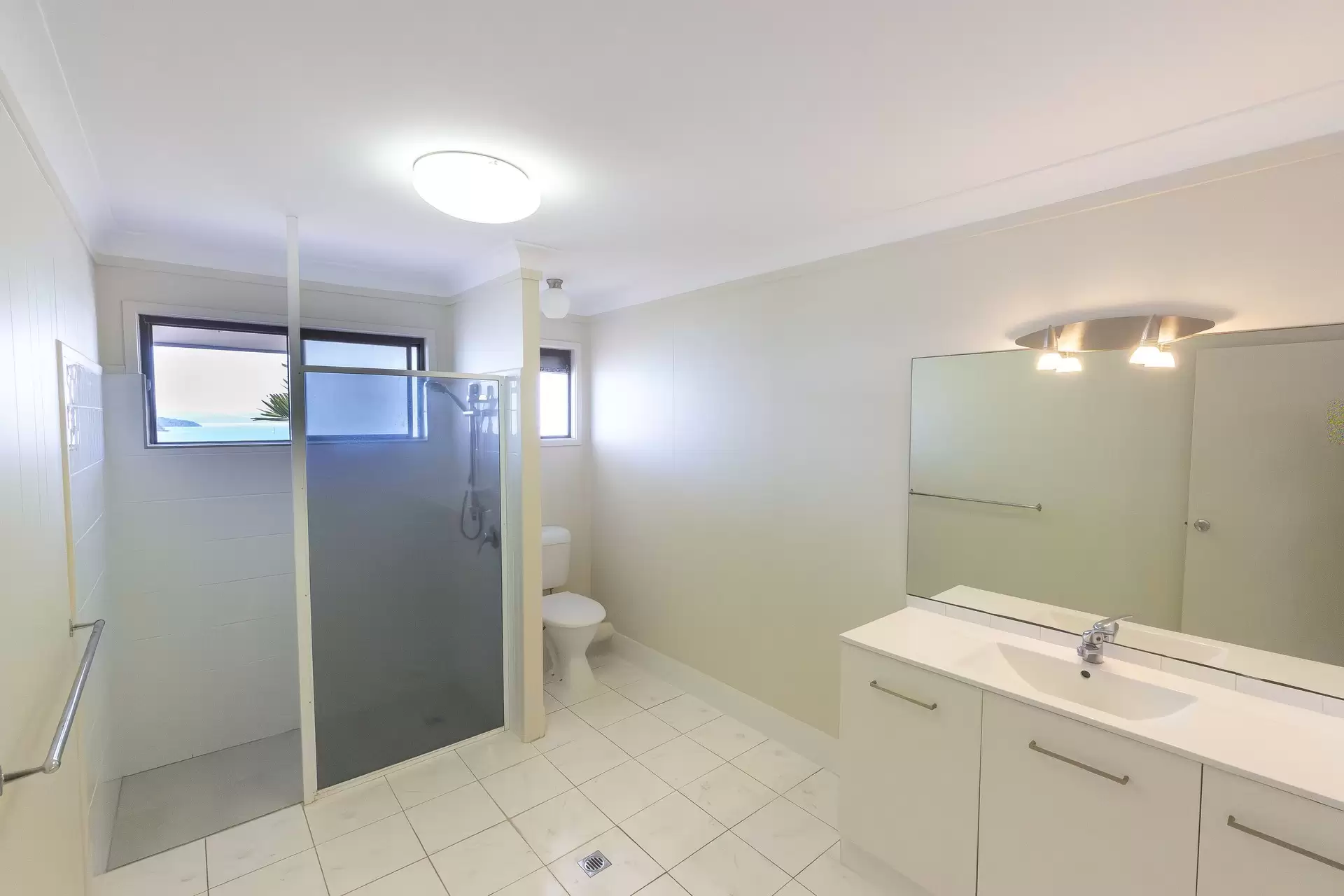 4 Neerim Crescent, Shute Harbour Sold by Queensland Sotheby's International Realty - image 1
