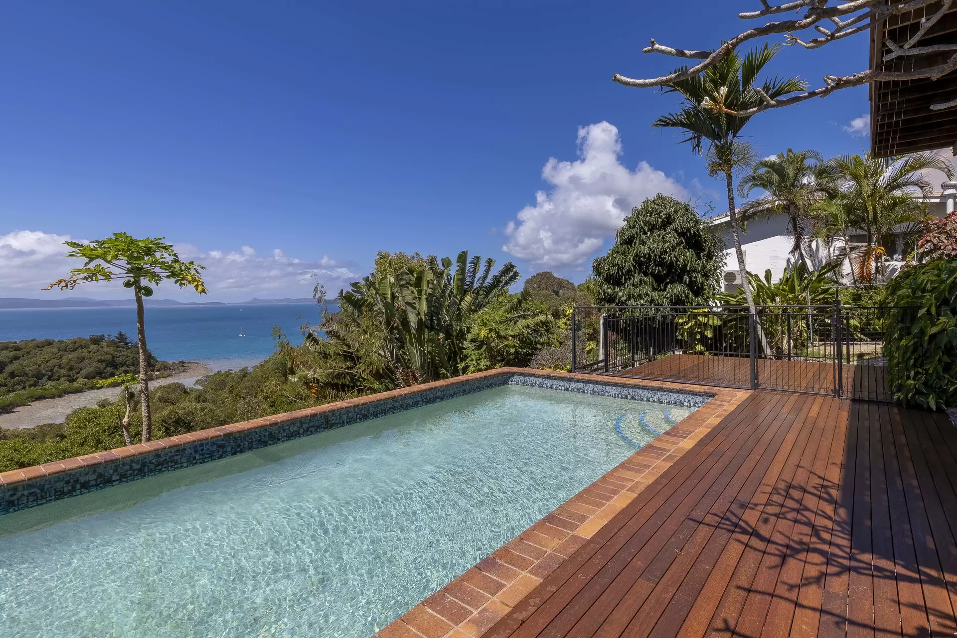 4 Neerim Crescent, Shute Harbour Sold by Queensland Sotheby's International Realty - image 1