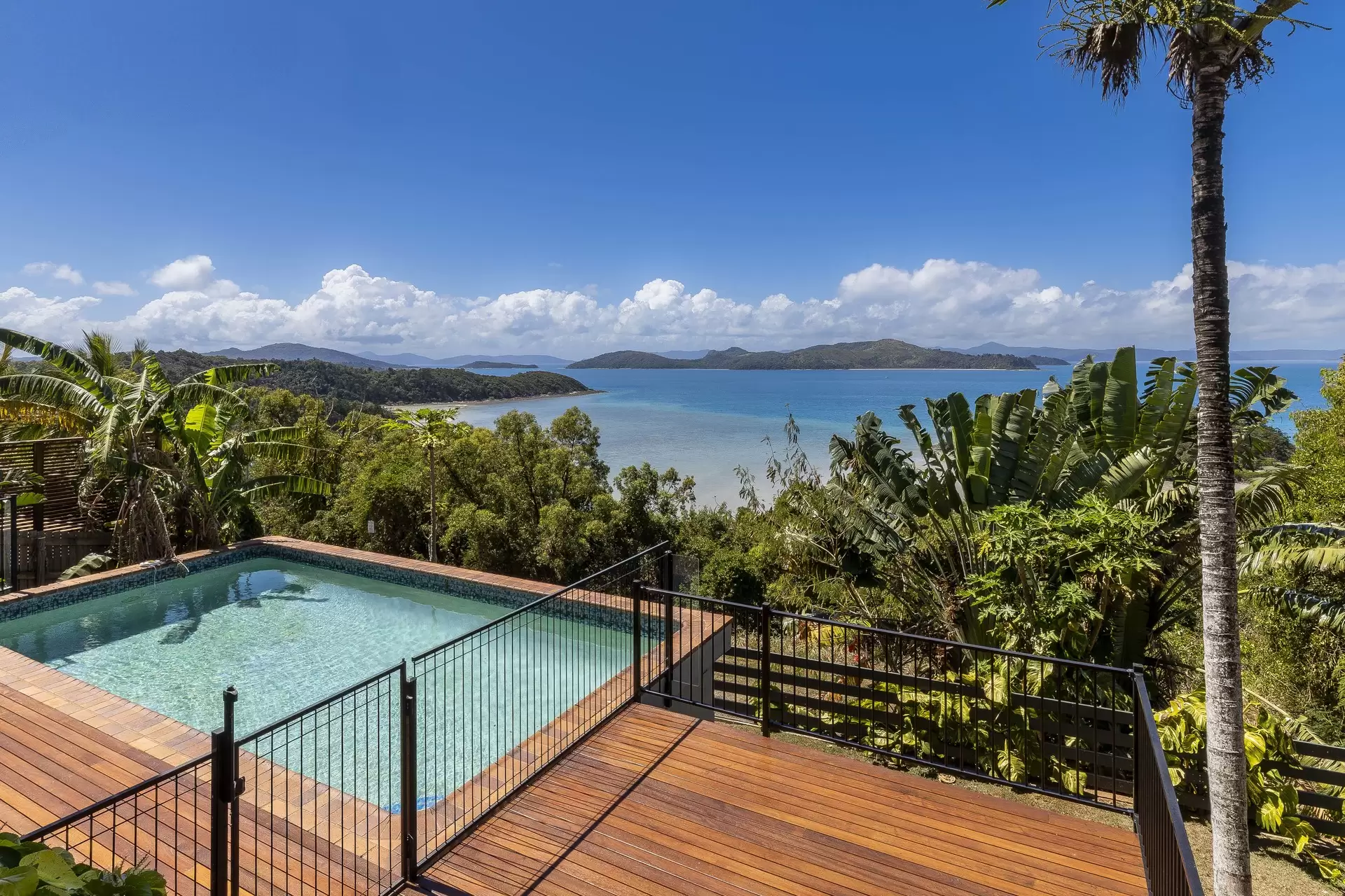 4 Neerim Crescent, Shute Harbour Sold by Queensland Sotheby's International Realty - image 1