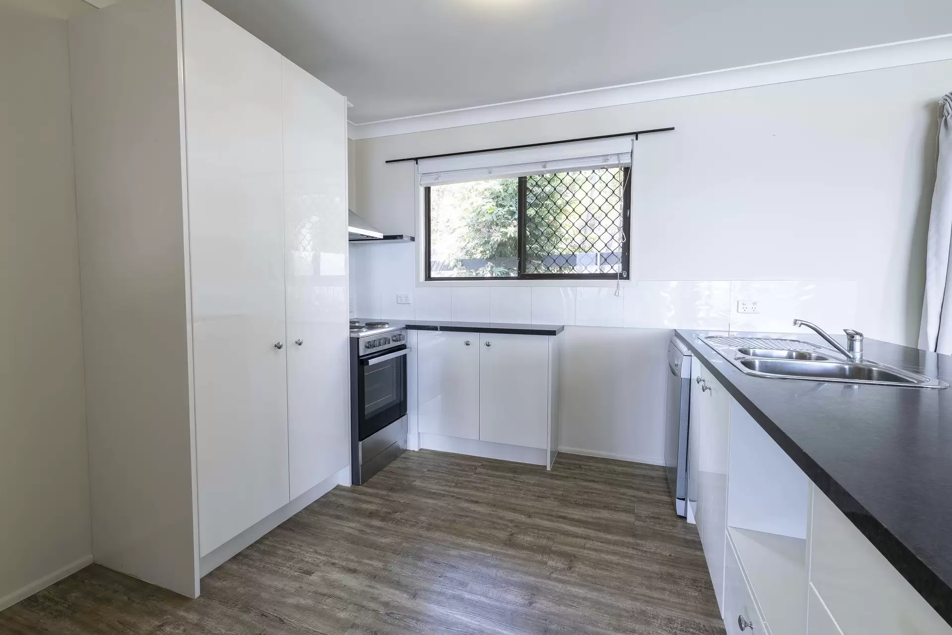 4 Neerim Crescent, Shute Harbour Sold by Queensland Sotheby's International Realty - image 1