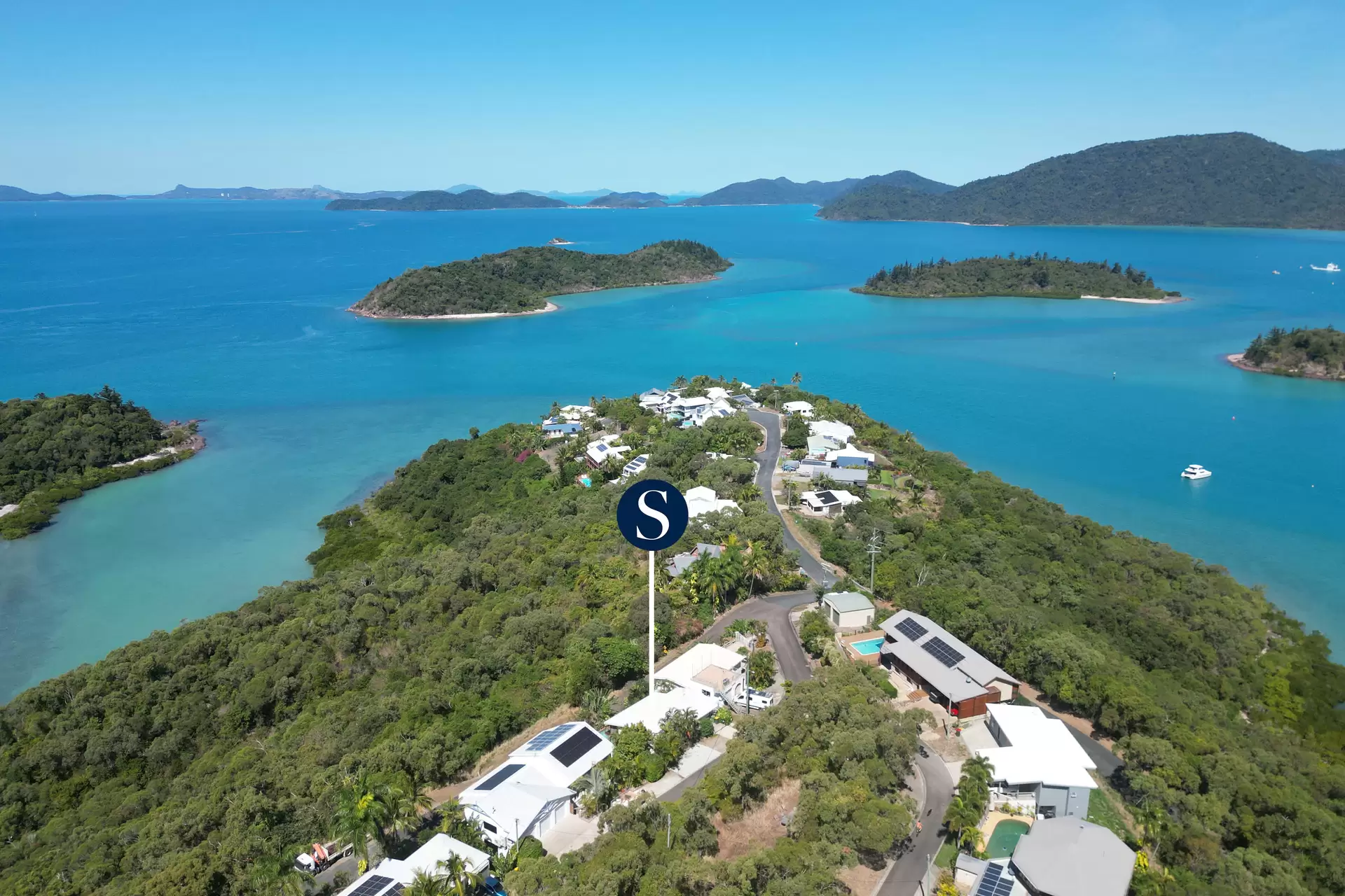 4 Neerim Crescent, Shute Harbour Sold by Queensland Sotheby's International Realty - image 1