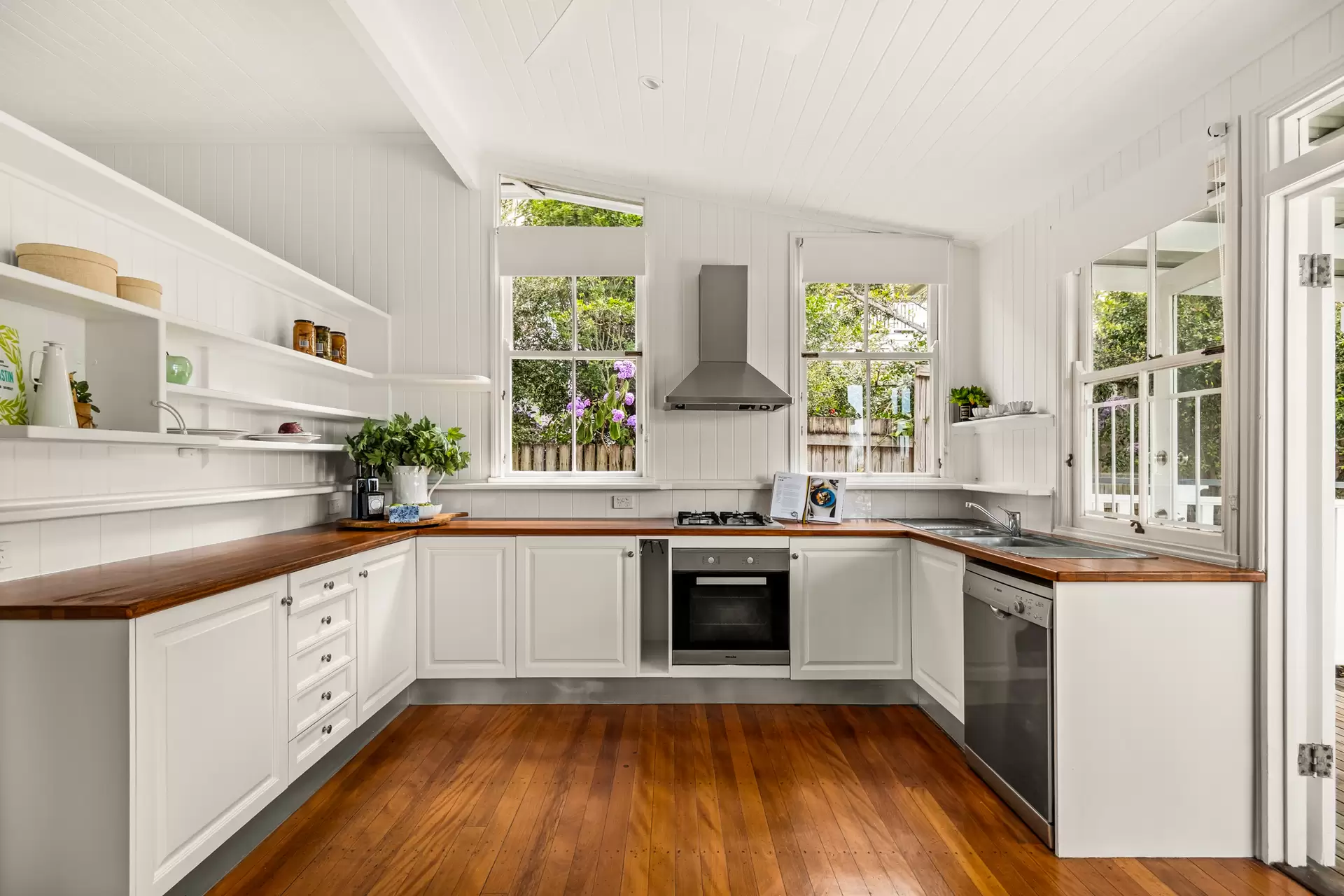 29  Mount Street, Toowong Sold by  - image 1