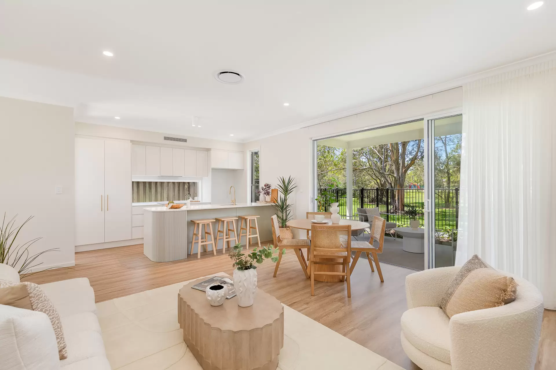 1/69 Queen Street, Cleveland Sold by Queensland Sotheby's International Realty - image 1