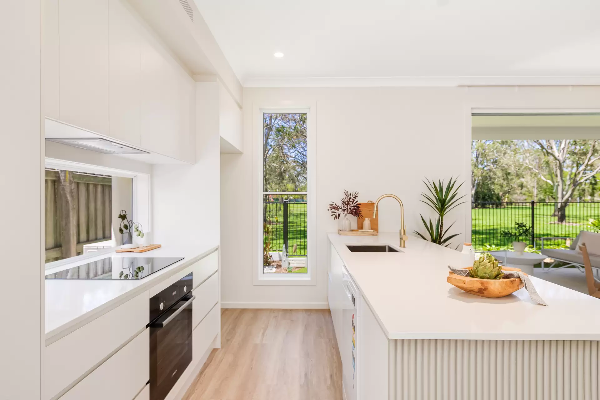 1/69 Queen Street, Cleveland Sold by Queensland Sotheby's International Realty - image 1